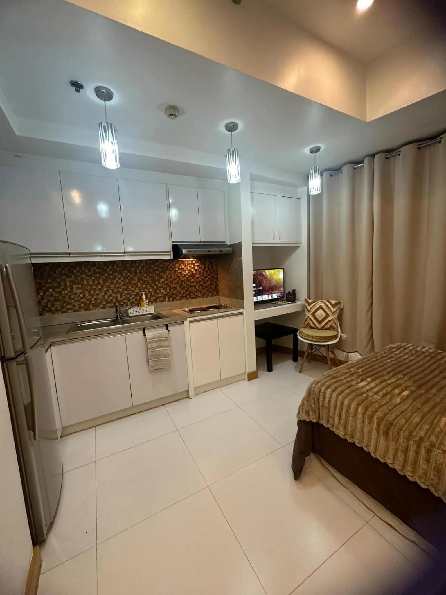 Cozy Place with City View at Greenbelt Makati