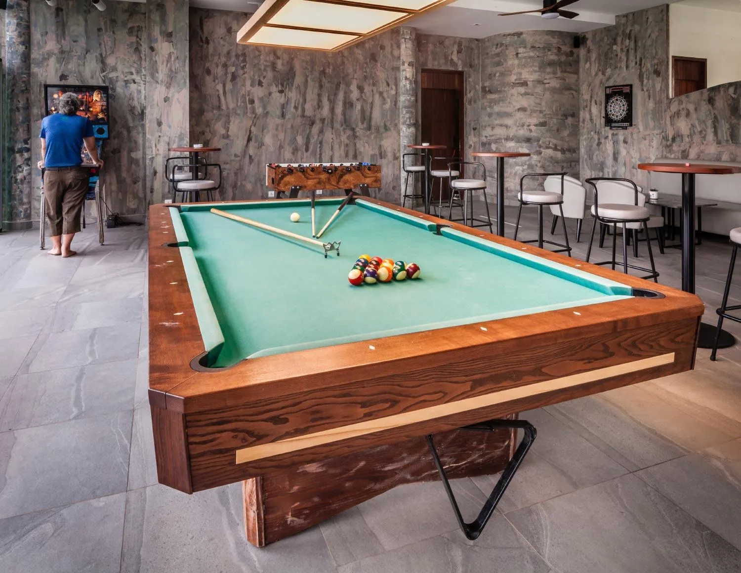 Billiard in Enjoy boutique