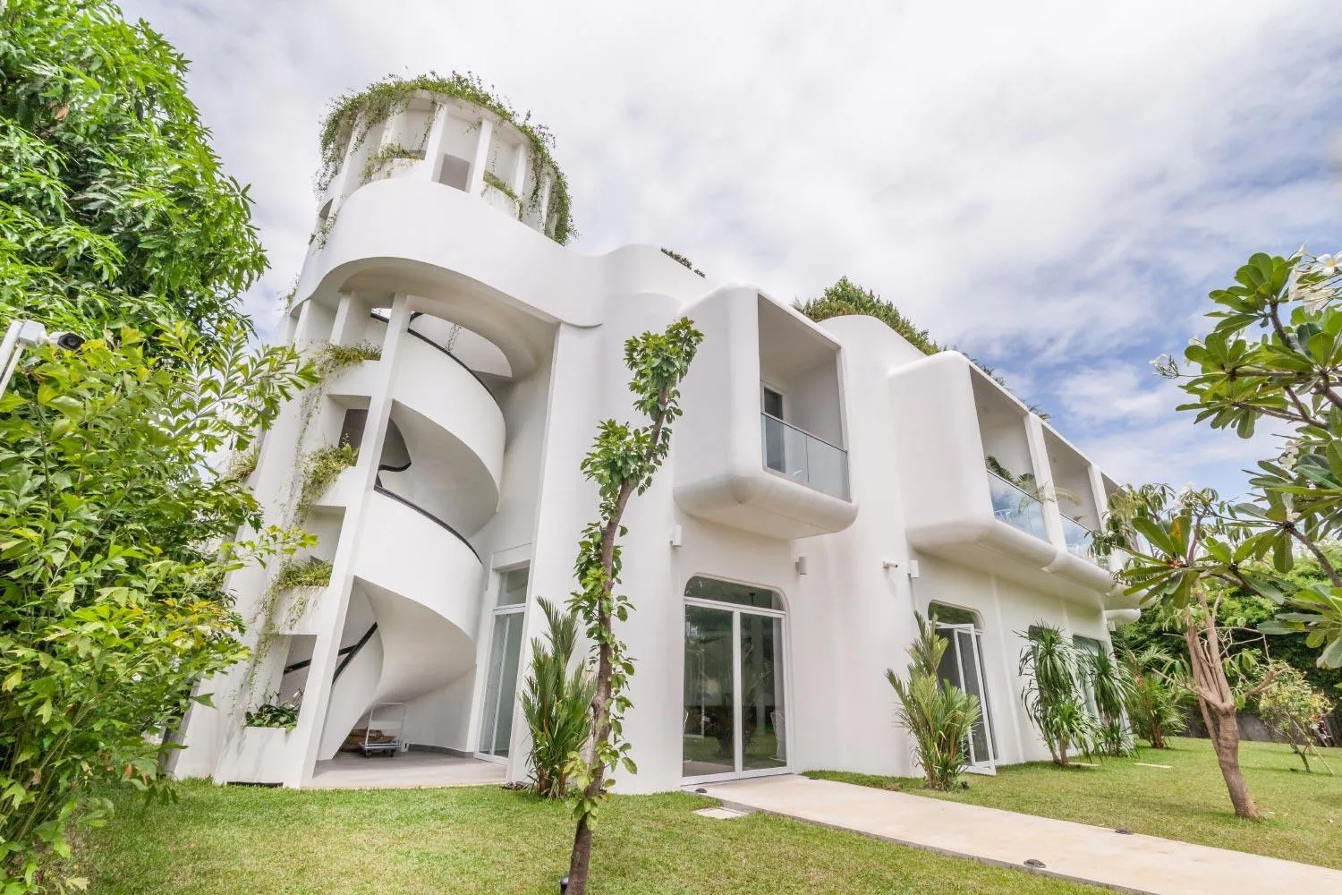 Property building in Enjoy boutique