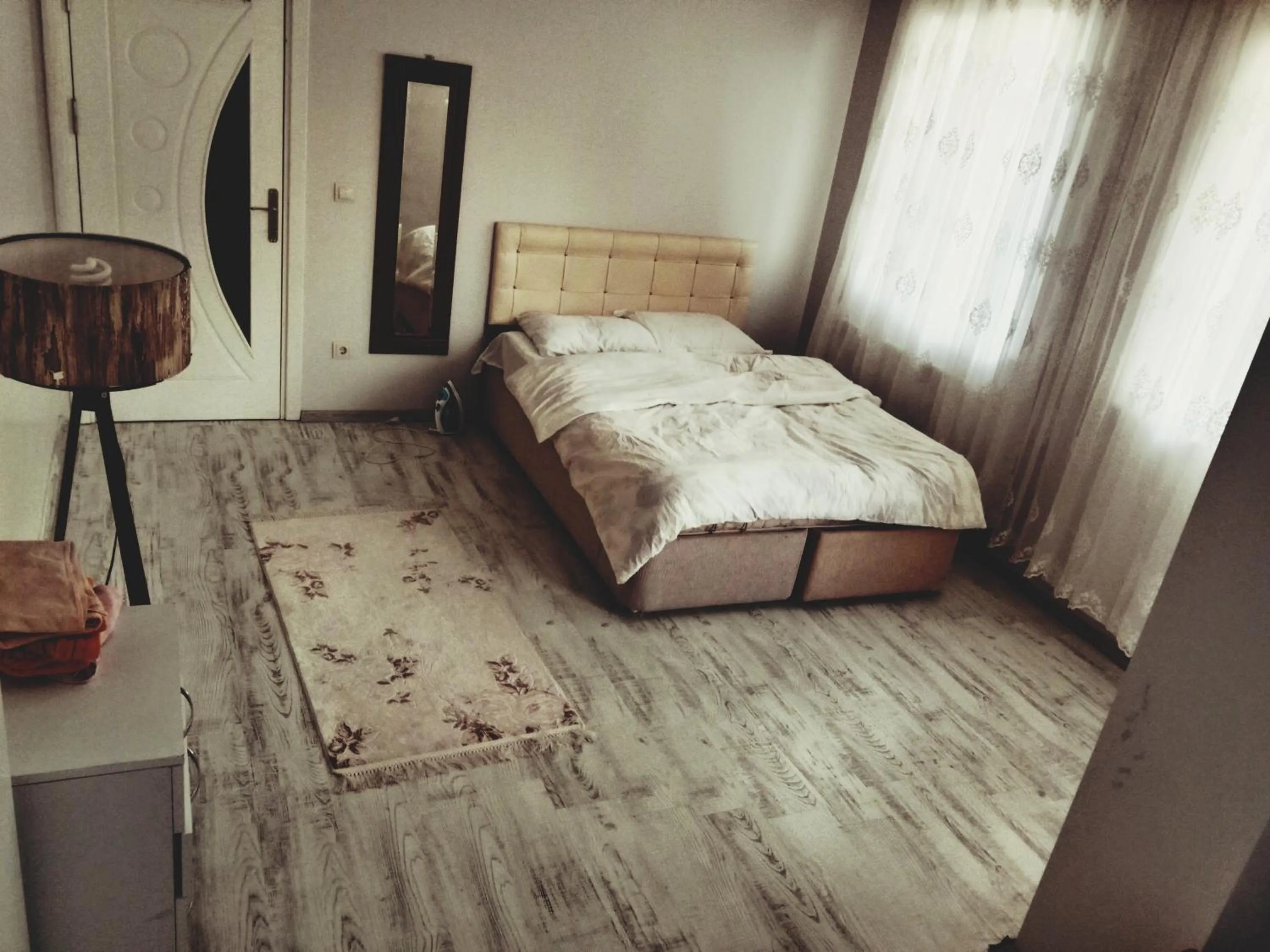 Bed in Ahmet teacher's villa, 6 minutes from the airport