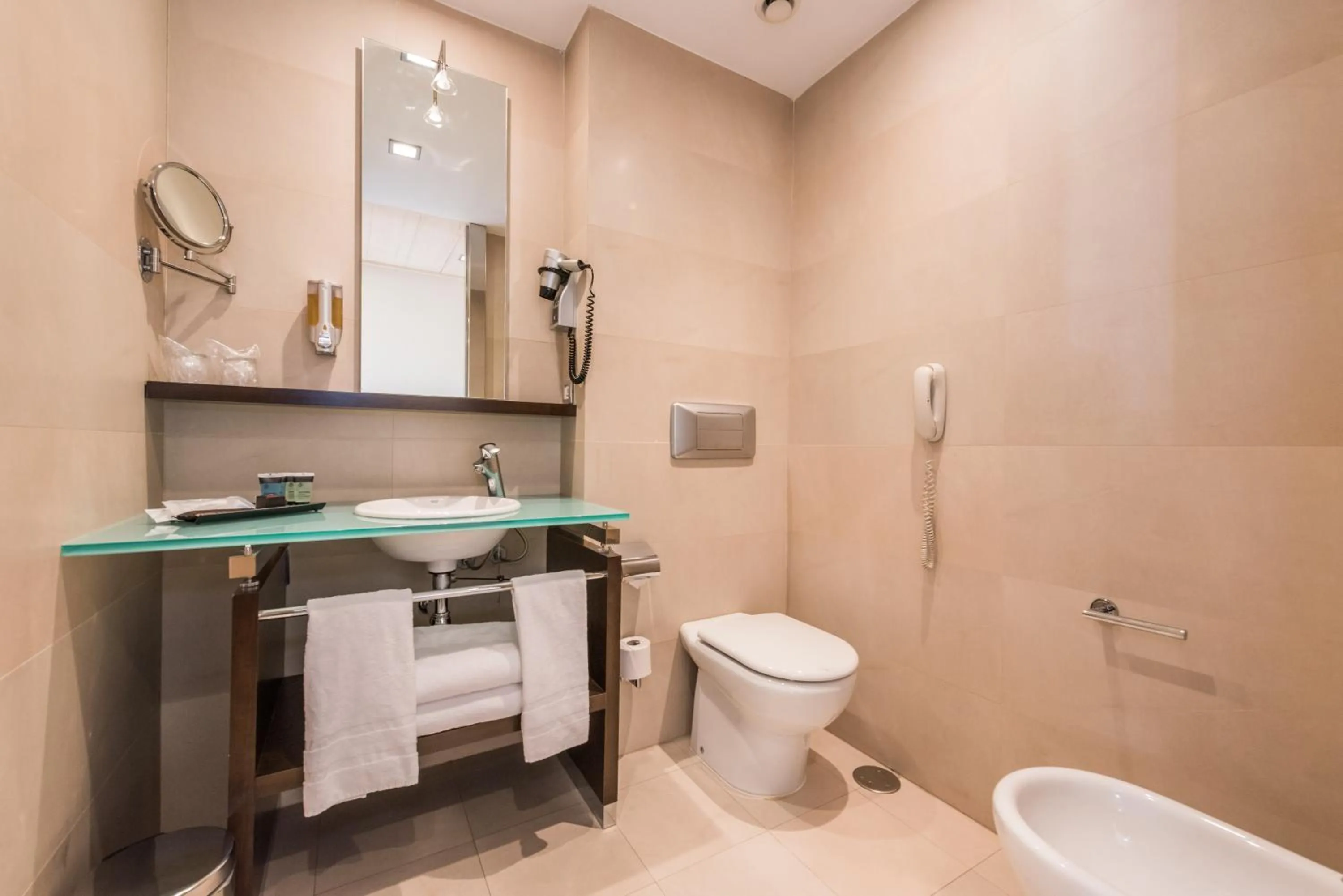 Bathroom in Hotel Mercader