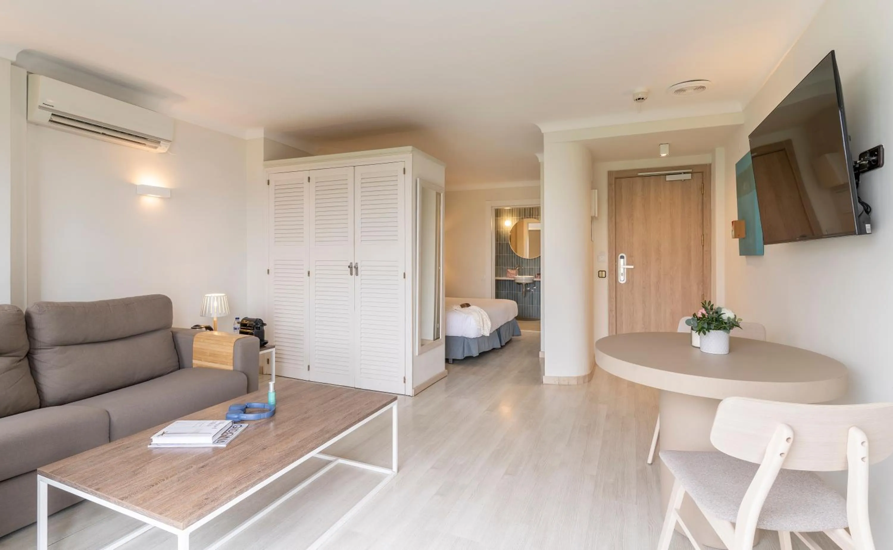 Bathroom, Bed in Prestige Mar y Sol