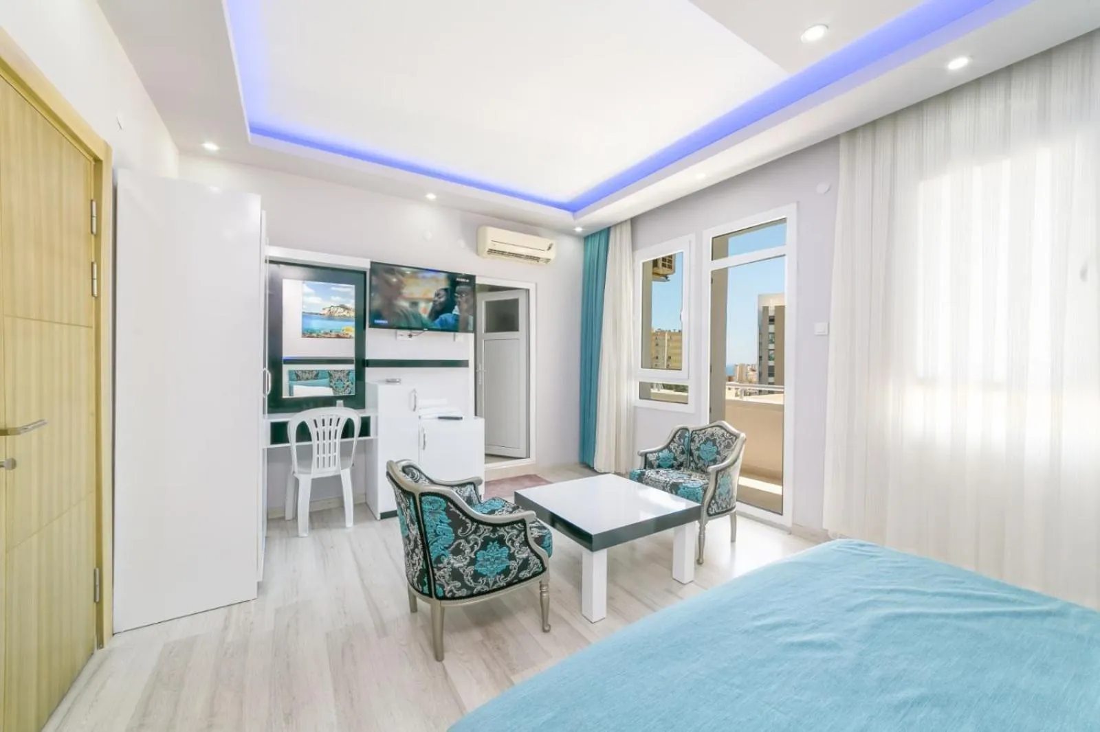 Bed in Enda Lara Hotel