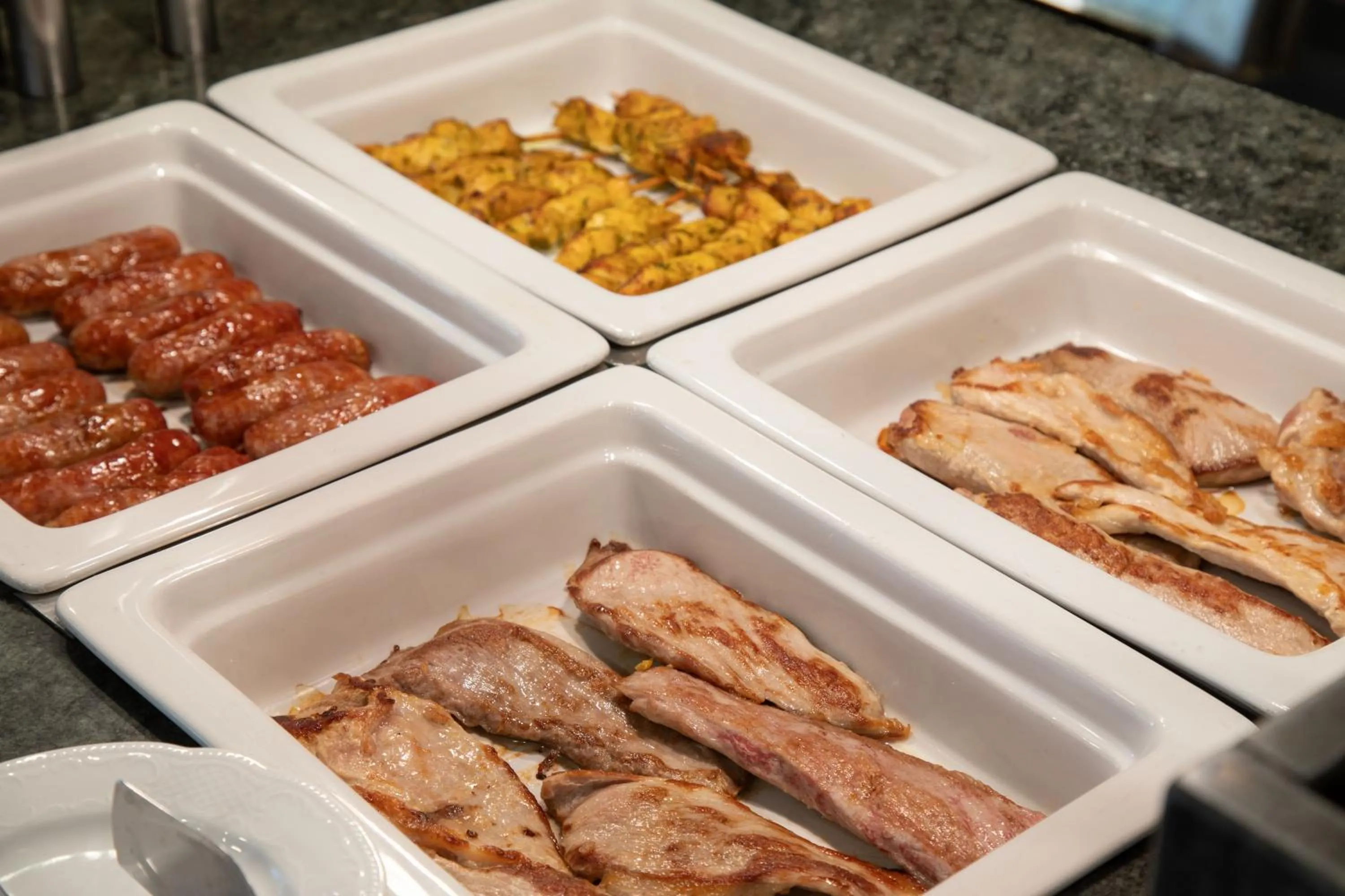 Restaurant/places to eat in Prestige Goya Park