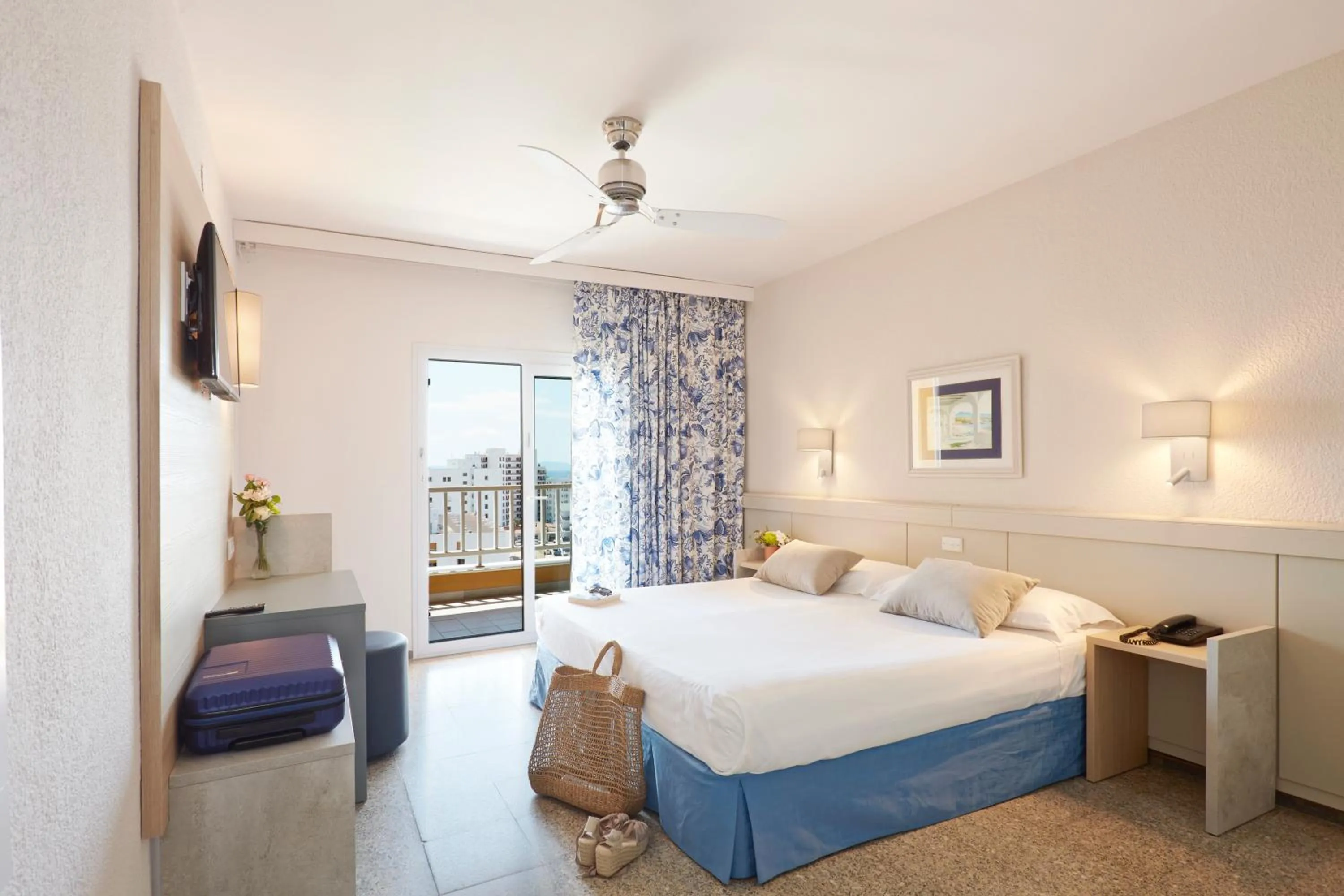 Bedroom, Bed in Prestige Goya Park