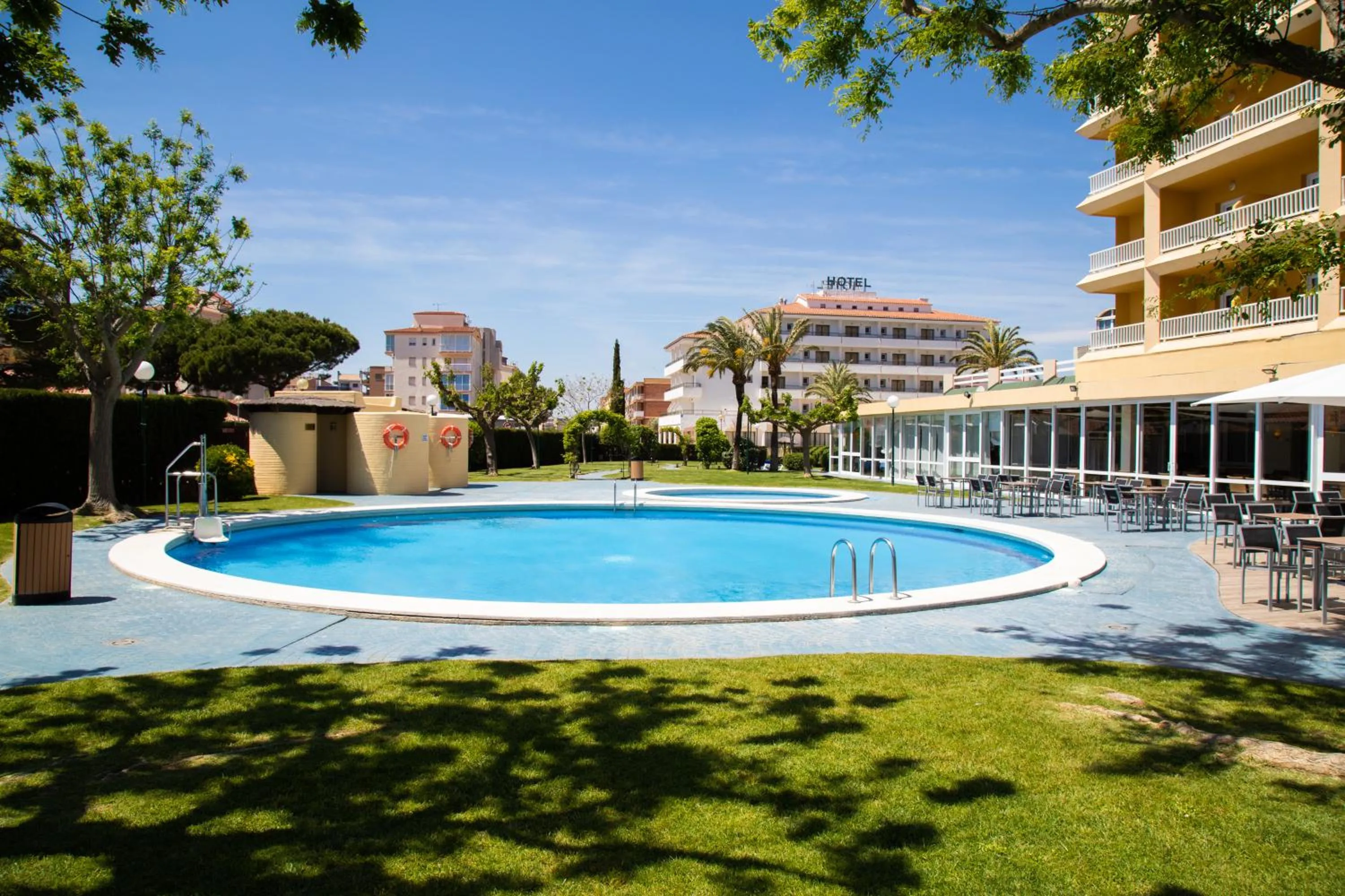 Swimming pool in Prestige Goya Park