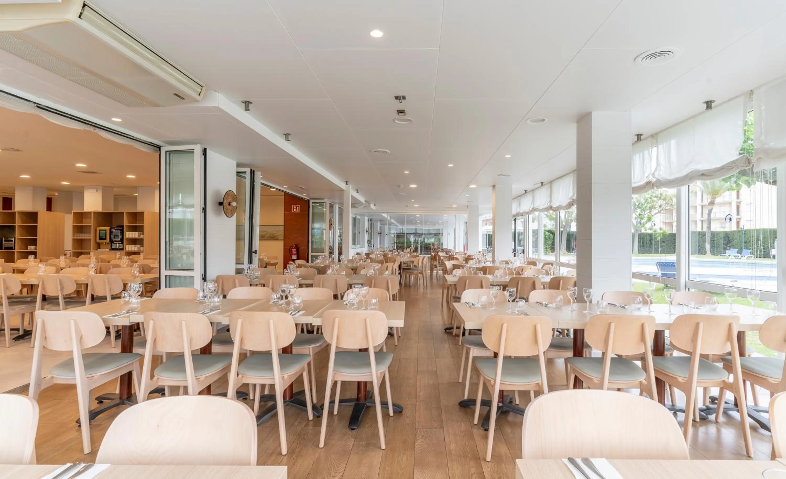 Restaurant/places to eat in Prestige Goya Park