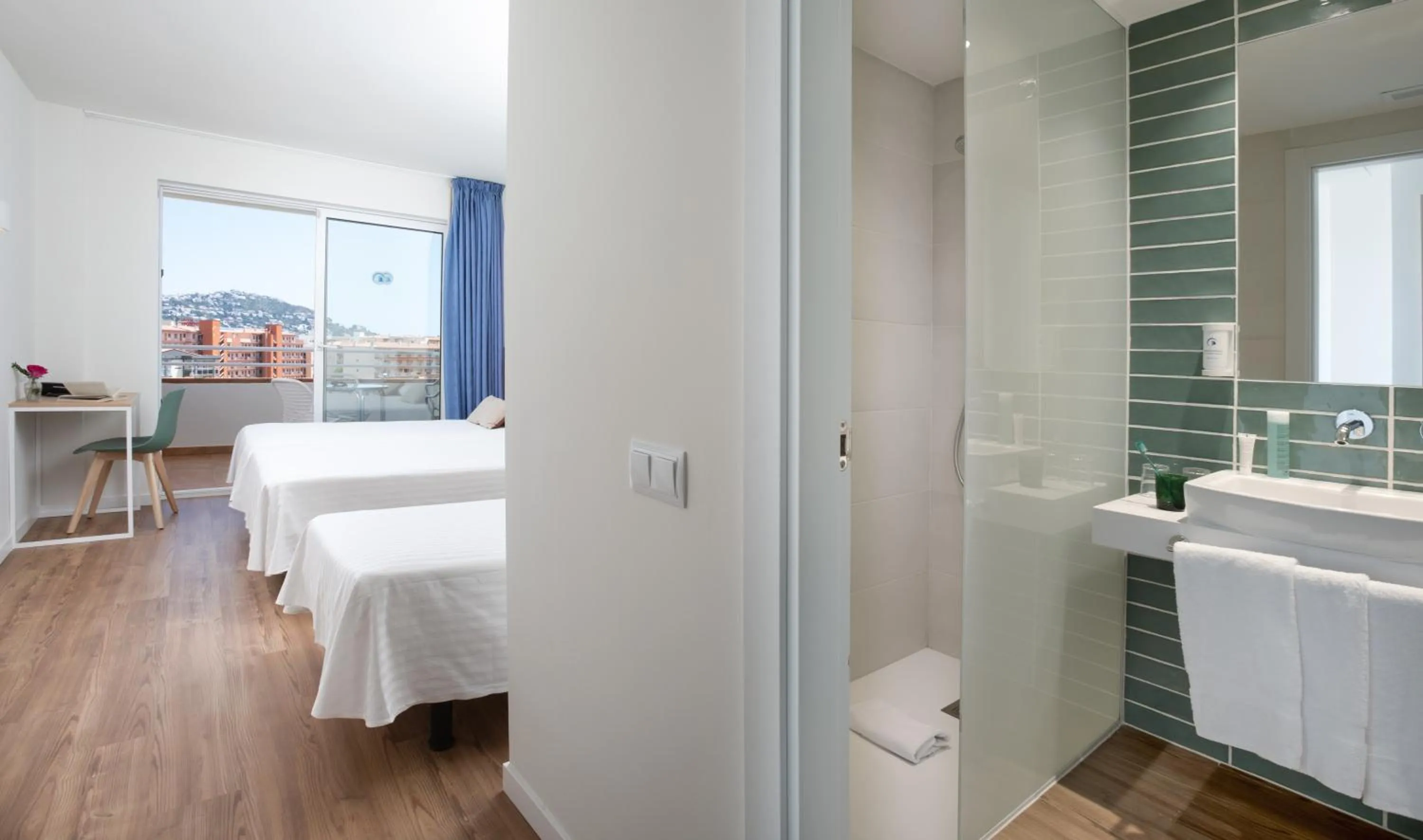 Photo of the whole room in Prestige Sant Marc