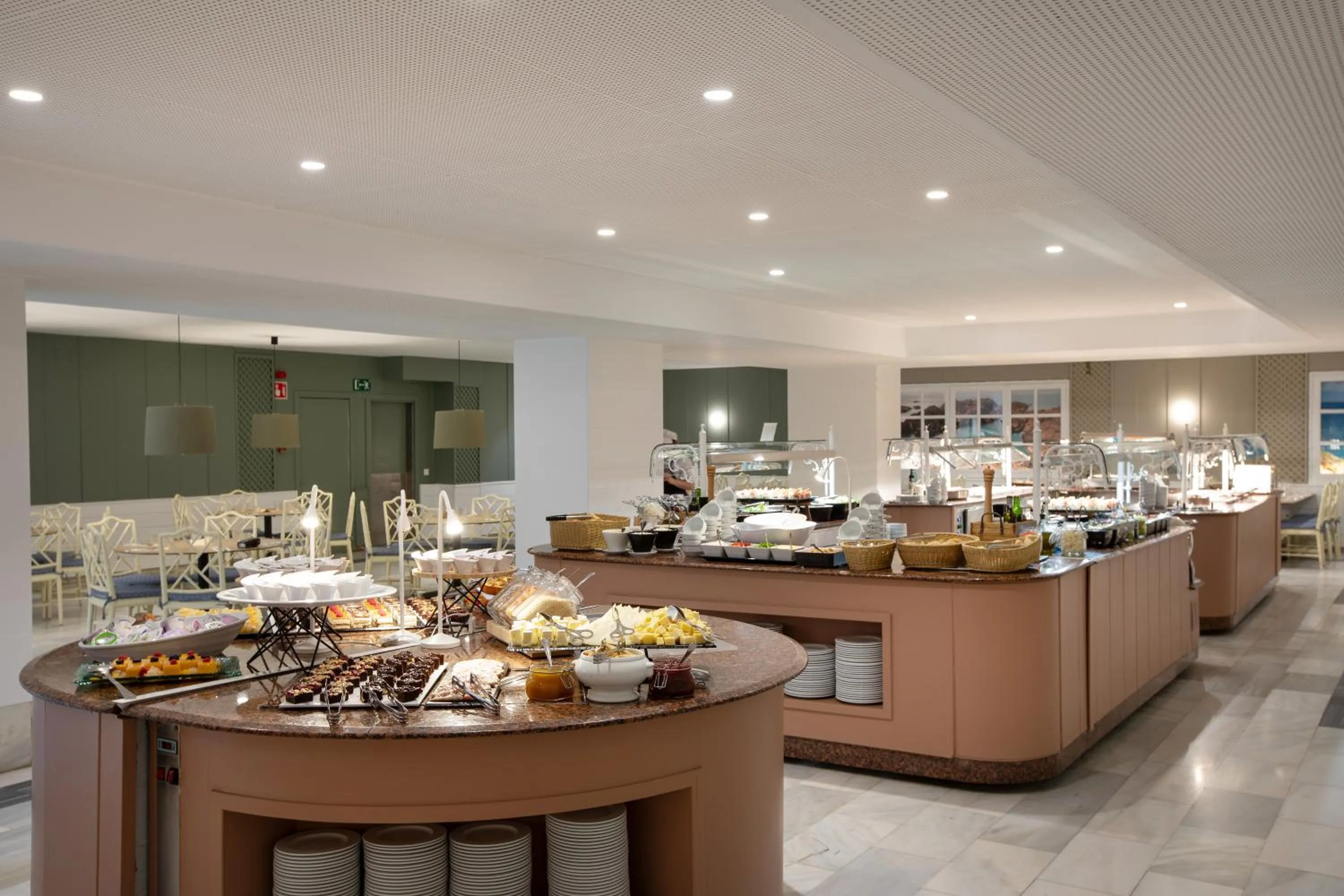 Restaurant/places to eat in Prestige Sant Marc