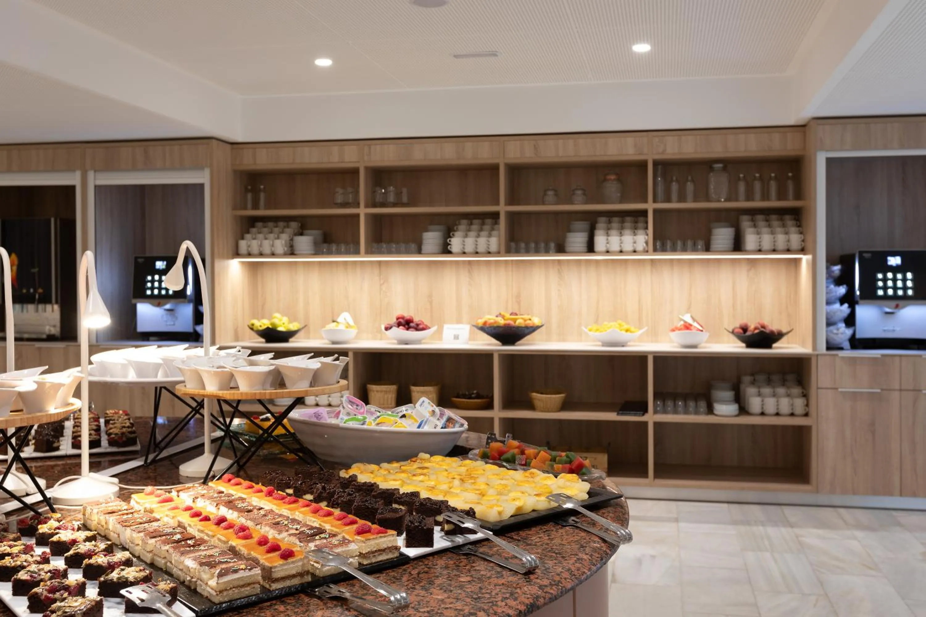 Restaurant/places to eat in Prestige Sant Marc