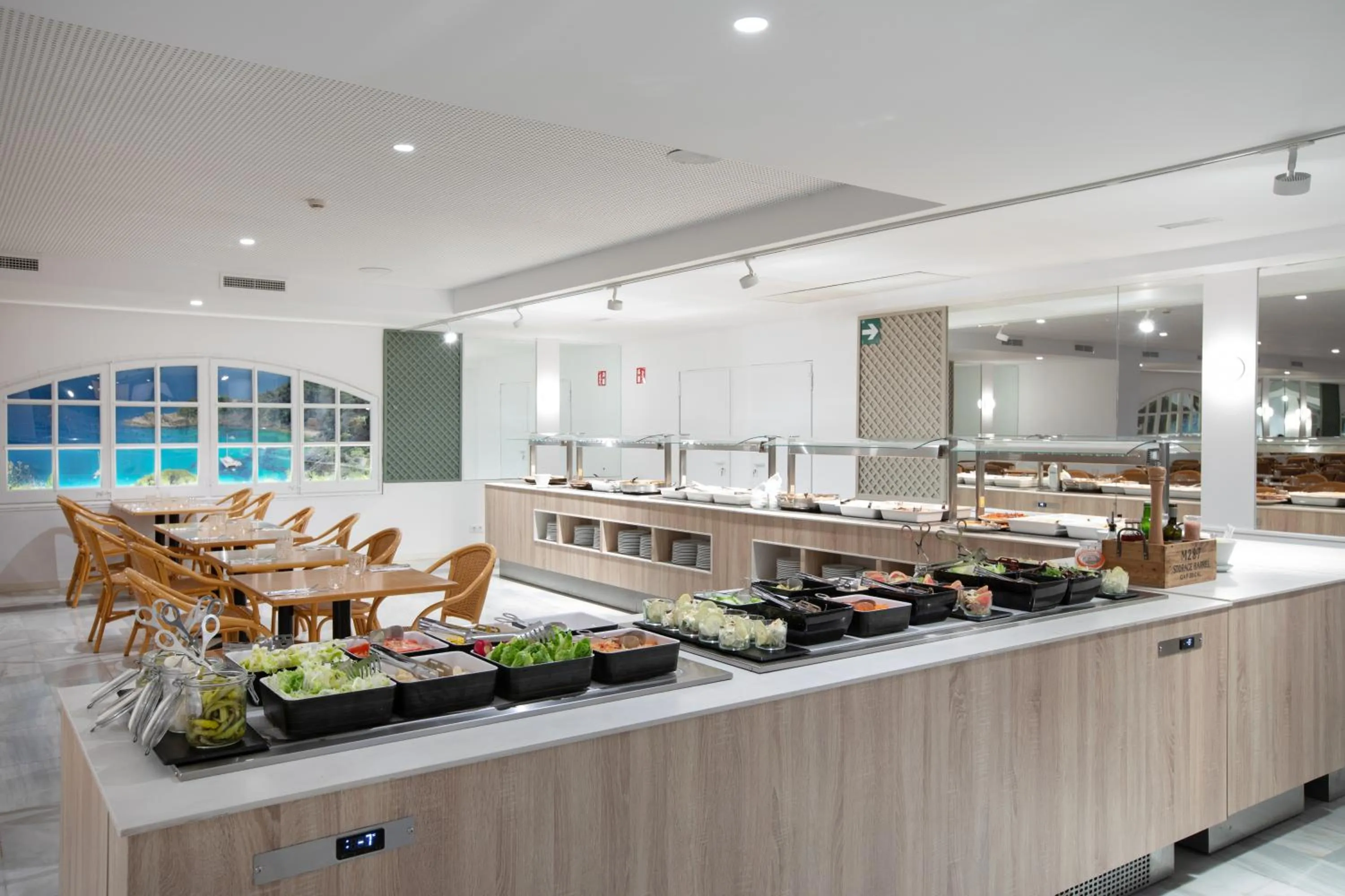 Restaurant/places to eat in Prestige Sant Marc