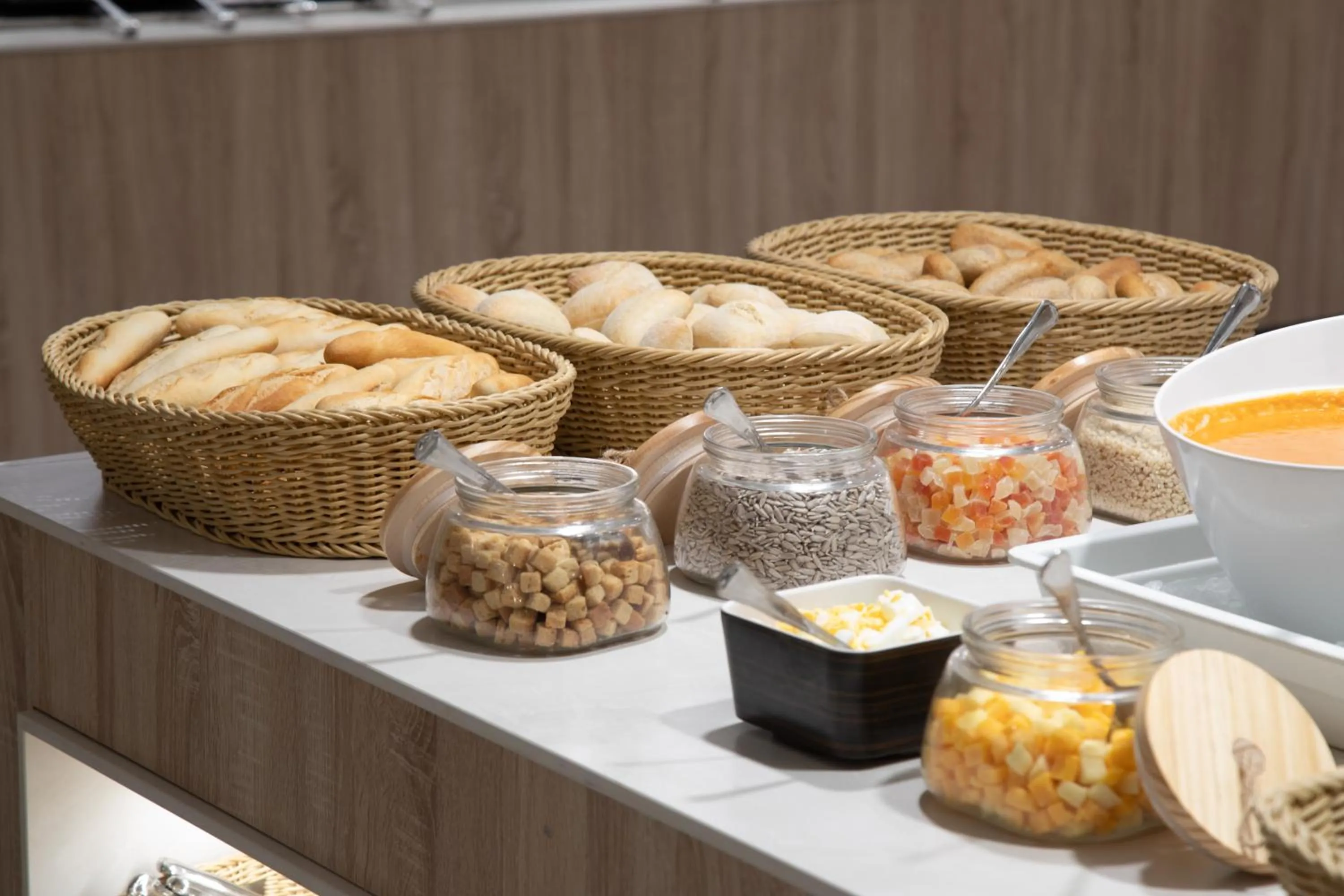 Restaurant/places to eat in Prestige Sant Marc