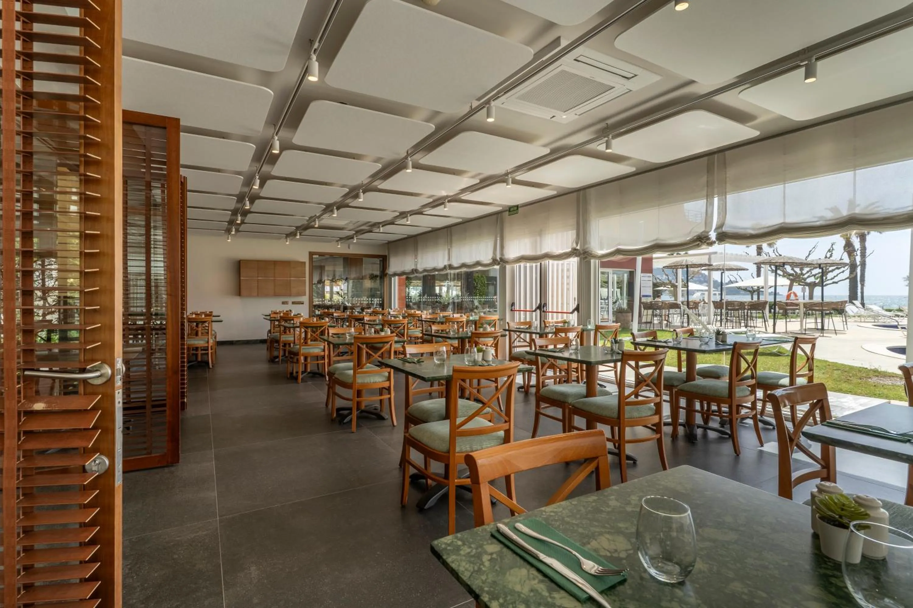 Dining area in Prestige Victoria