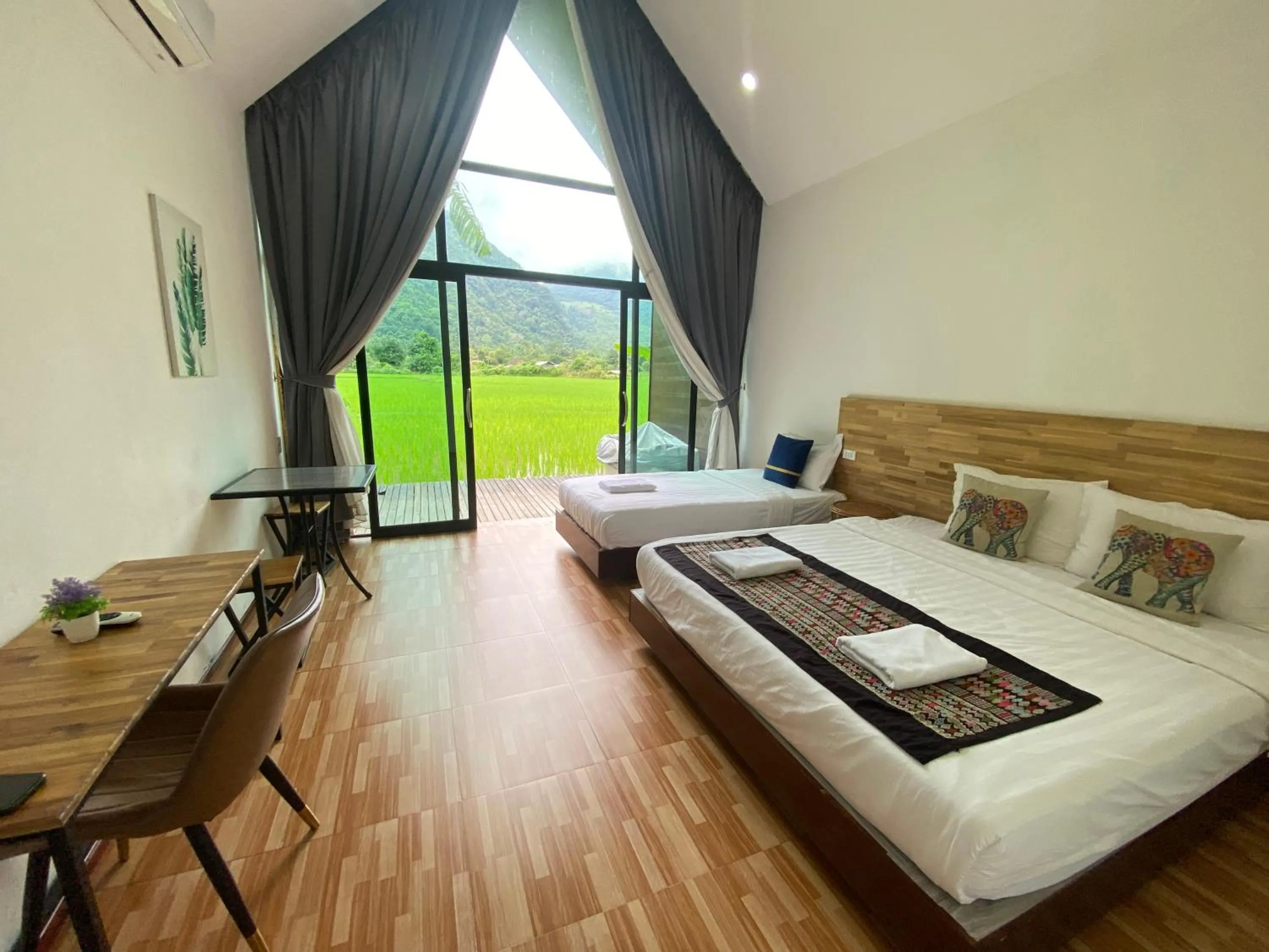 Bed in Vangvieng Angsavanh Resort