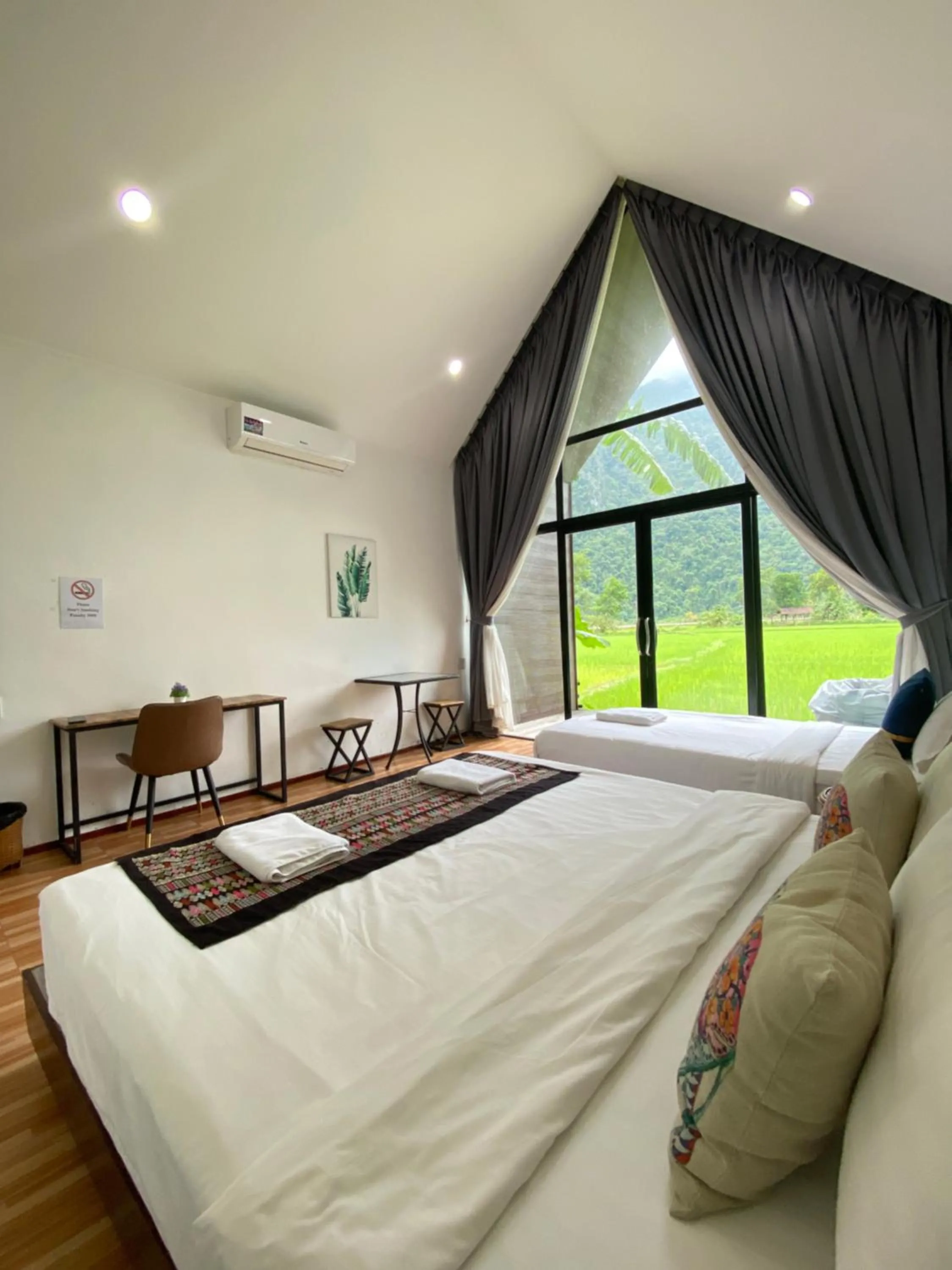 Bed in Vangvieng Angsavanh Resort