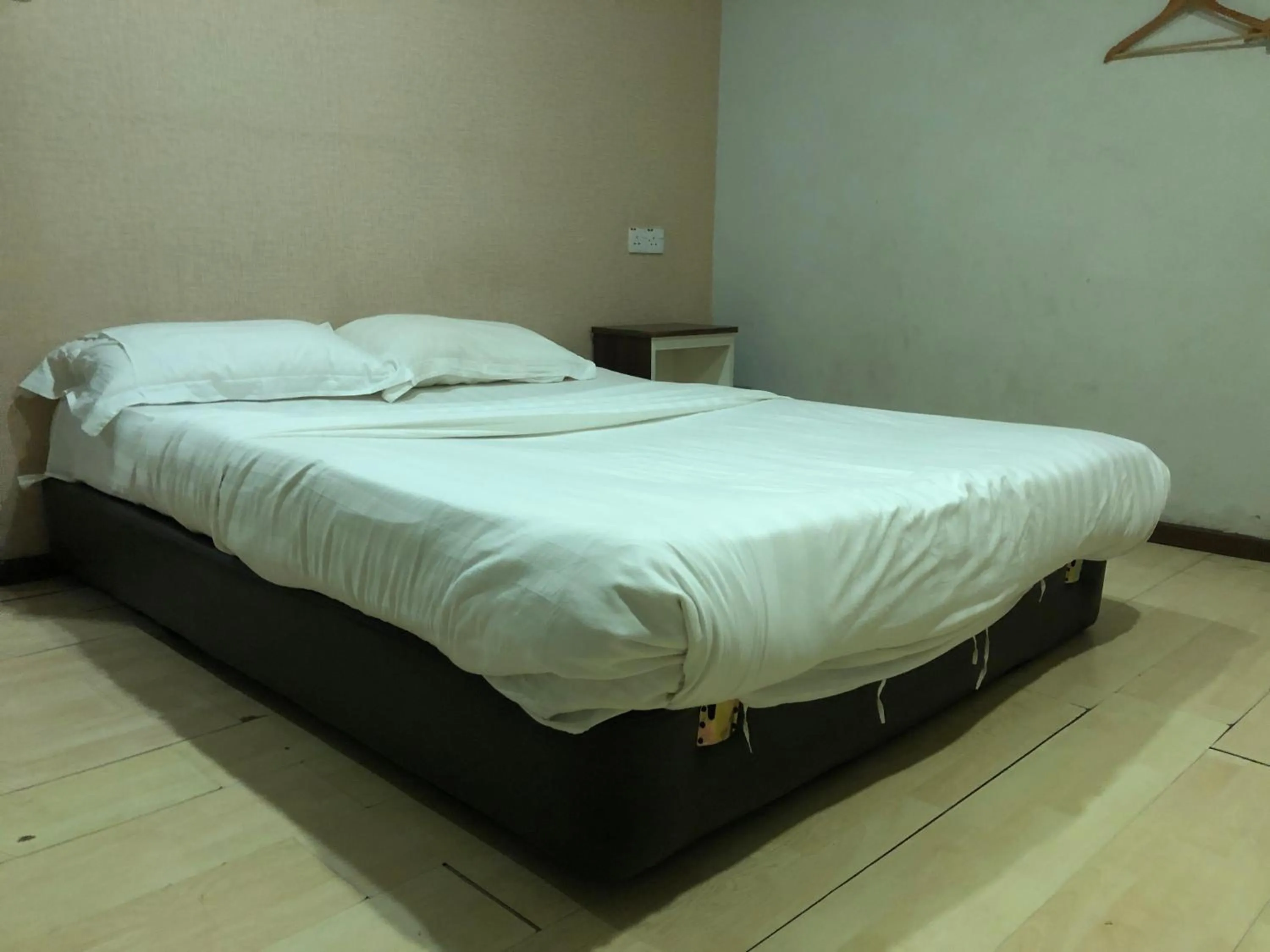 Bedroom in Super OYO 90668 Joy Inn