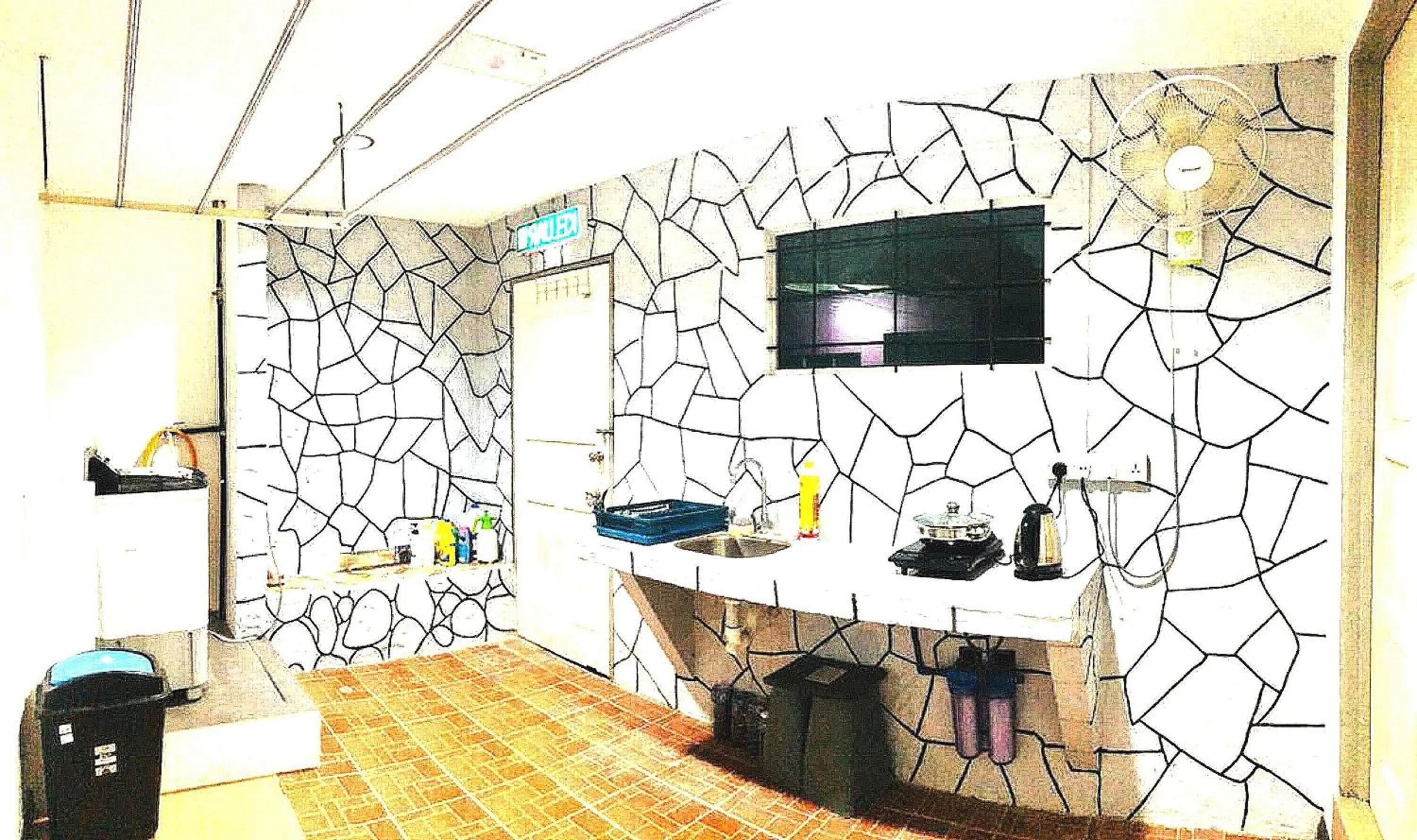 Lobby or reception, TV/Entertainment Center in OYO HOME 90667 Chen Room Bs