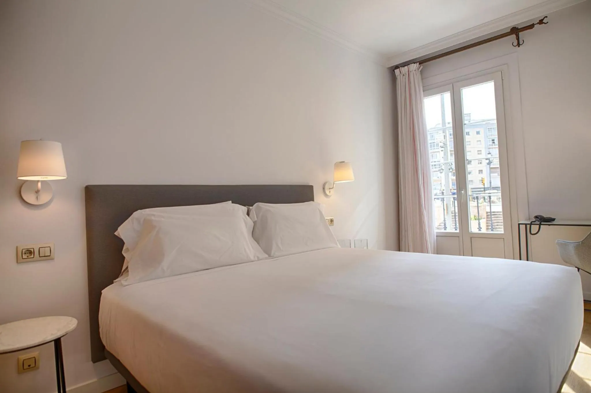 Photo of the whole room, Bed in Sercotel Tribuna Málaga