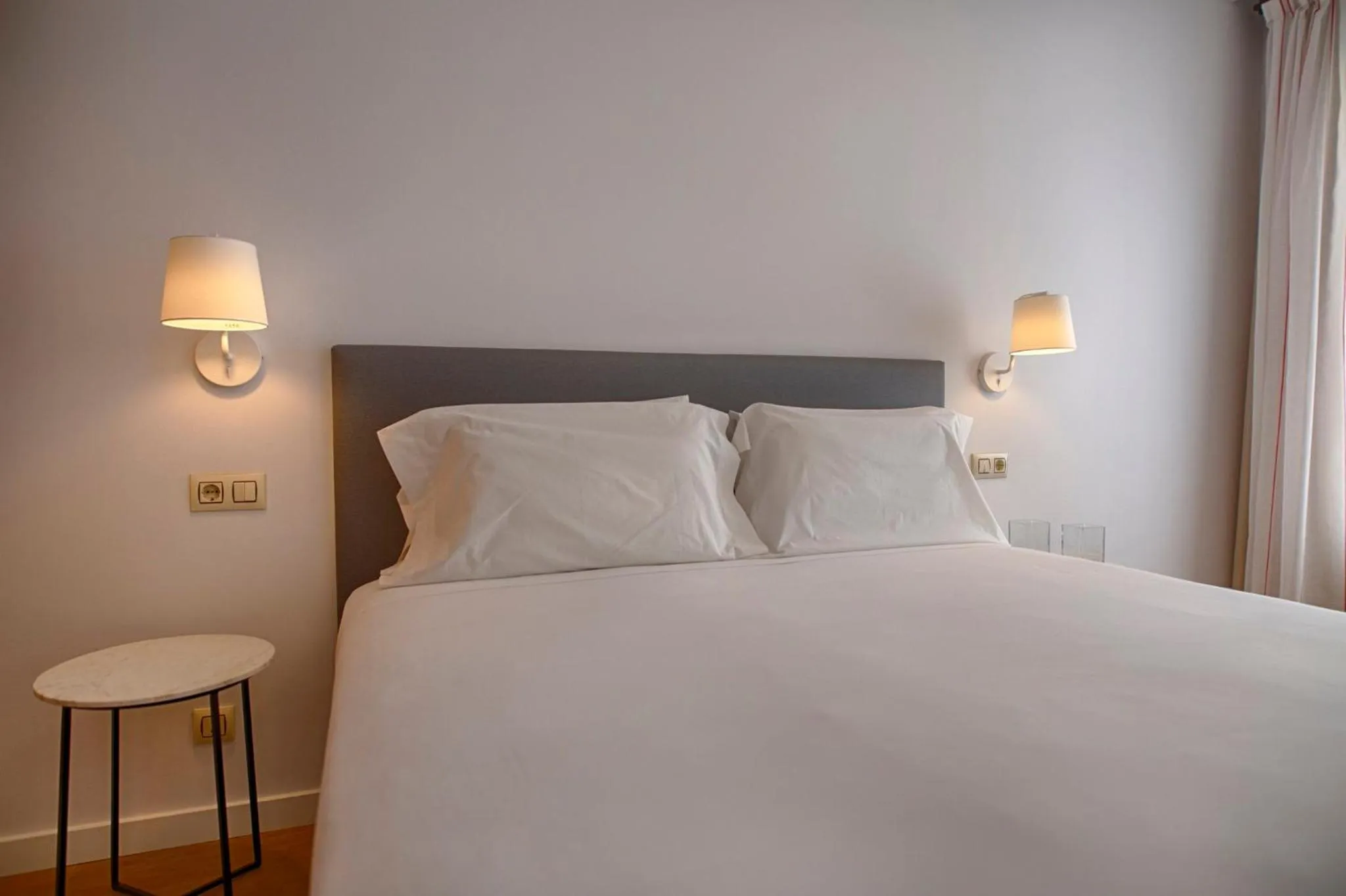 Photo of the whole room, Bed in Sercotel Tribuna Málaga