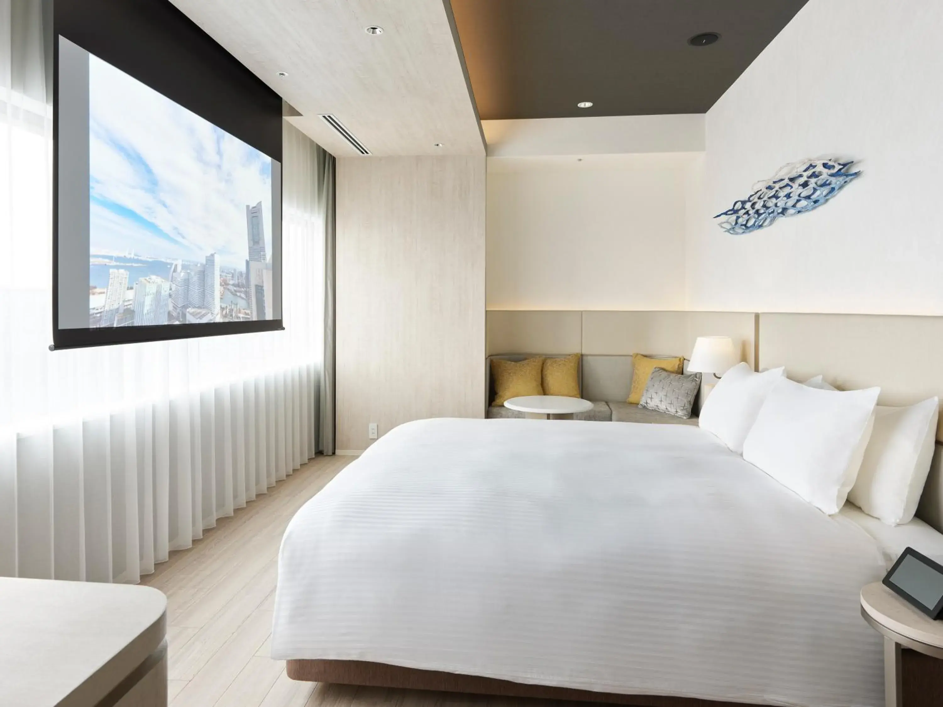 Deluxe Queen (with Projector) in Mitsui Garden Hotel Yokohama Minatomirai Premier Deluxe Queen (with Projector) in Mitsui Garden Hotel Yokohama Minatomirai Premier