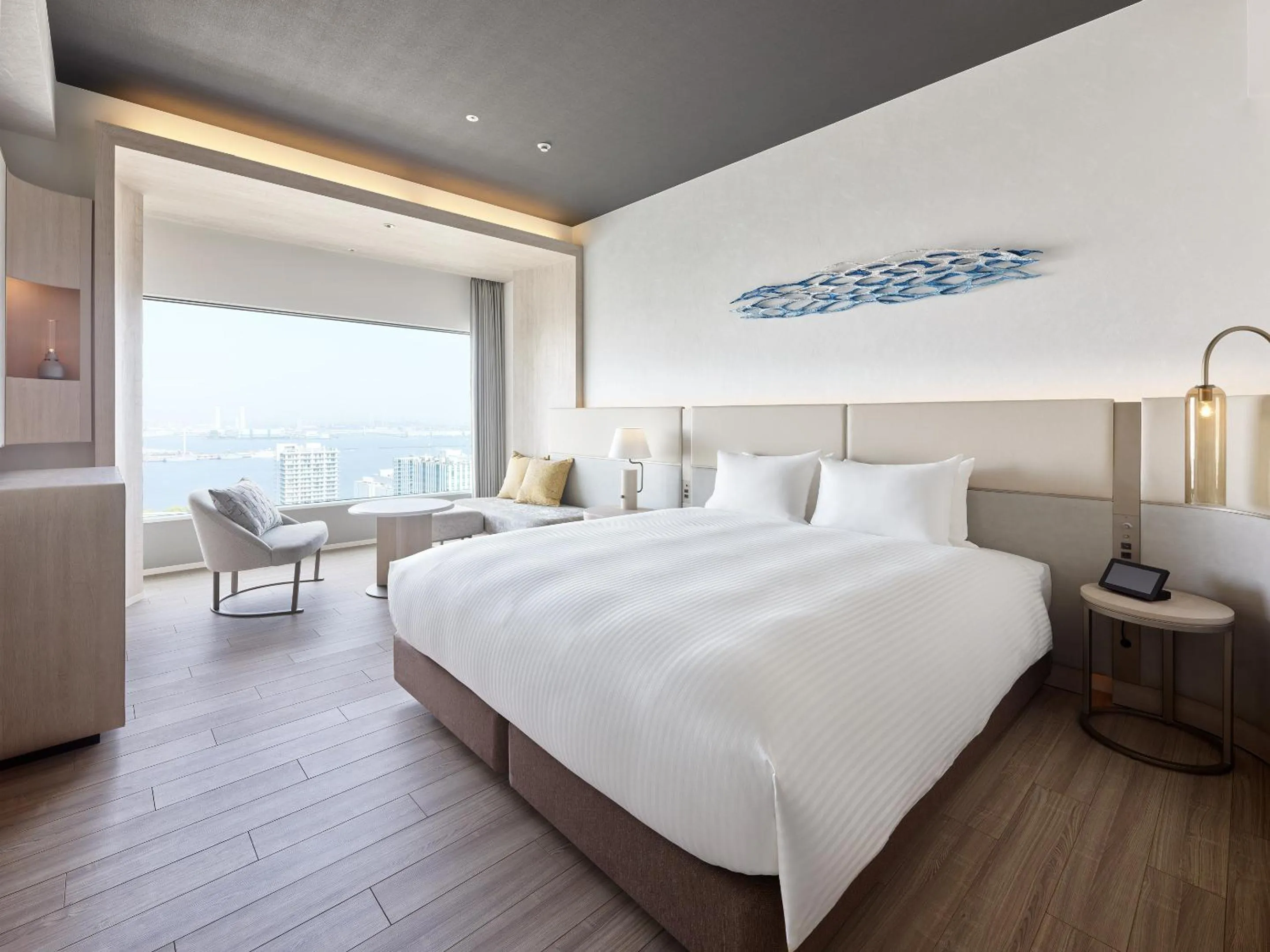 Photo of the whole room, Bed in Mitsui Garden Hotel Yokohama Minatomirai Premier