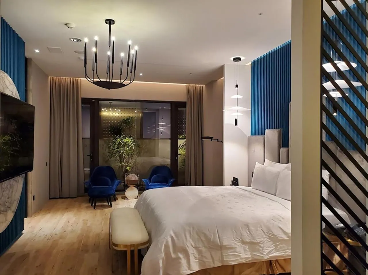 TV and multimedia, Bed in Domo Hotel