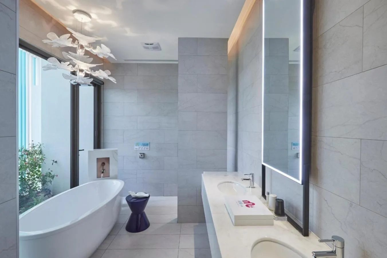 Bathroom in Domo Hotel