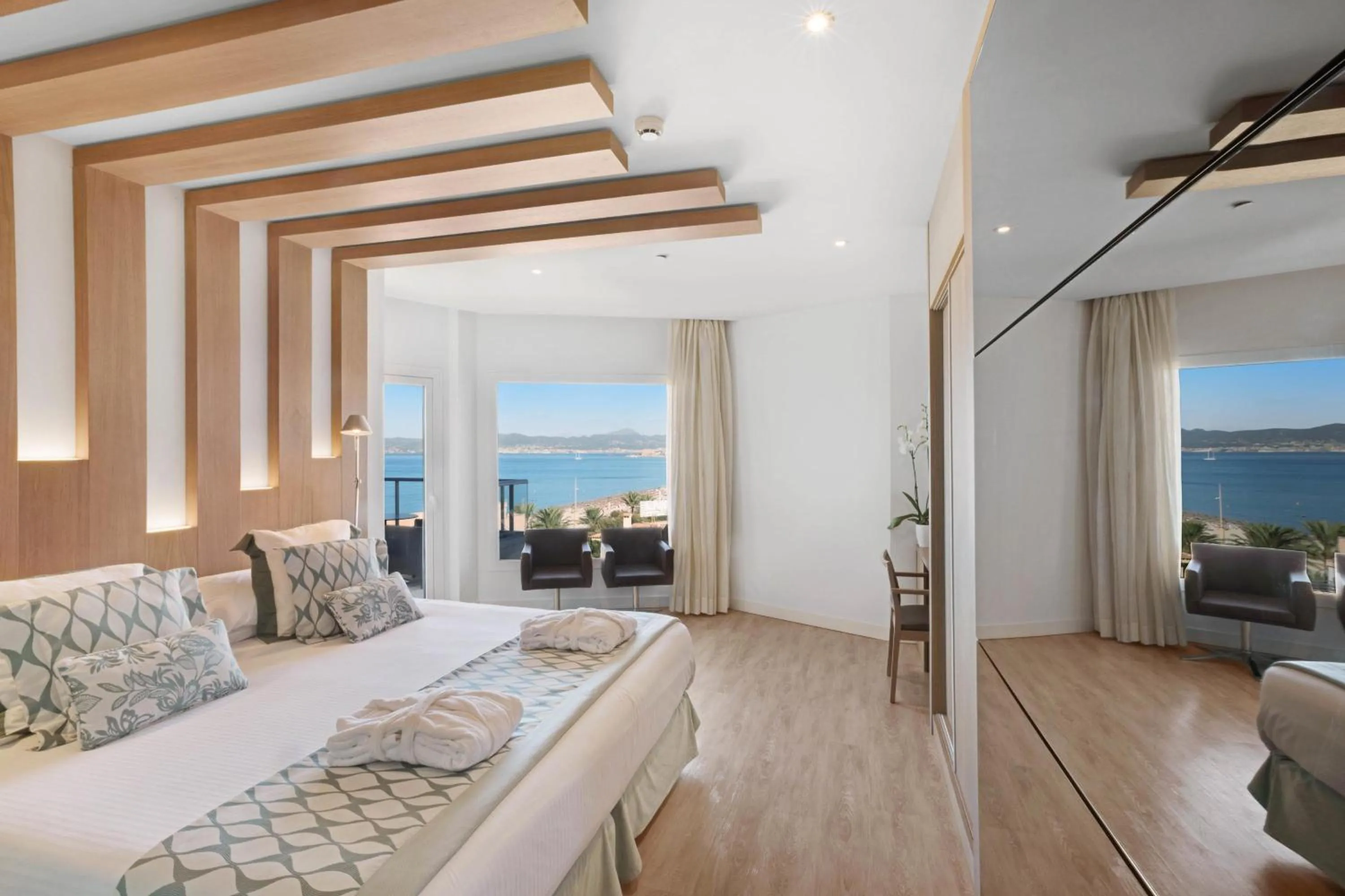 Photo of the whole room, Bed in Pure Salt Garonda - Adults Only