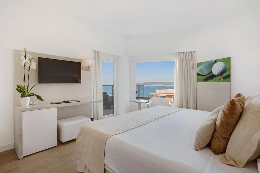 Bed in Pure Salt Garonda - Adults Only