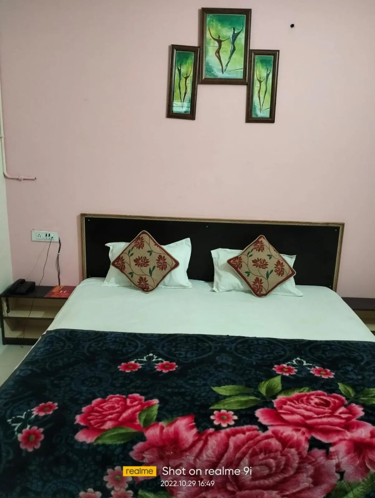 Bed in Hotel Indraprastha By WB Inn