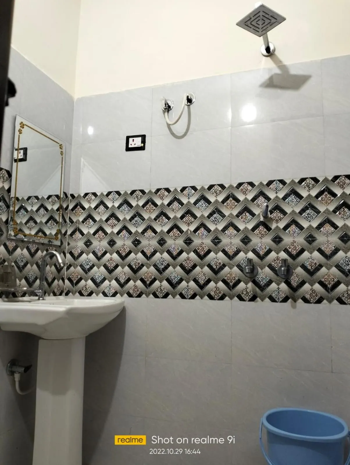 Shower in Hotel Indraprastha By WB Inn