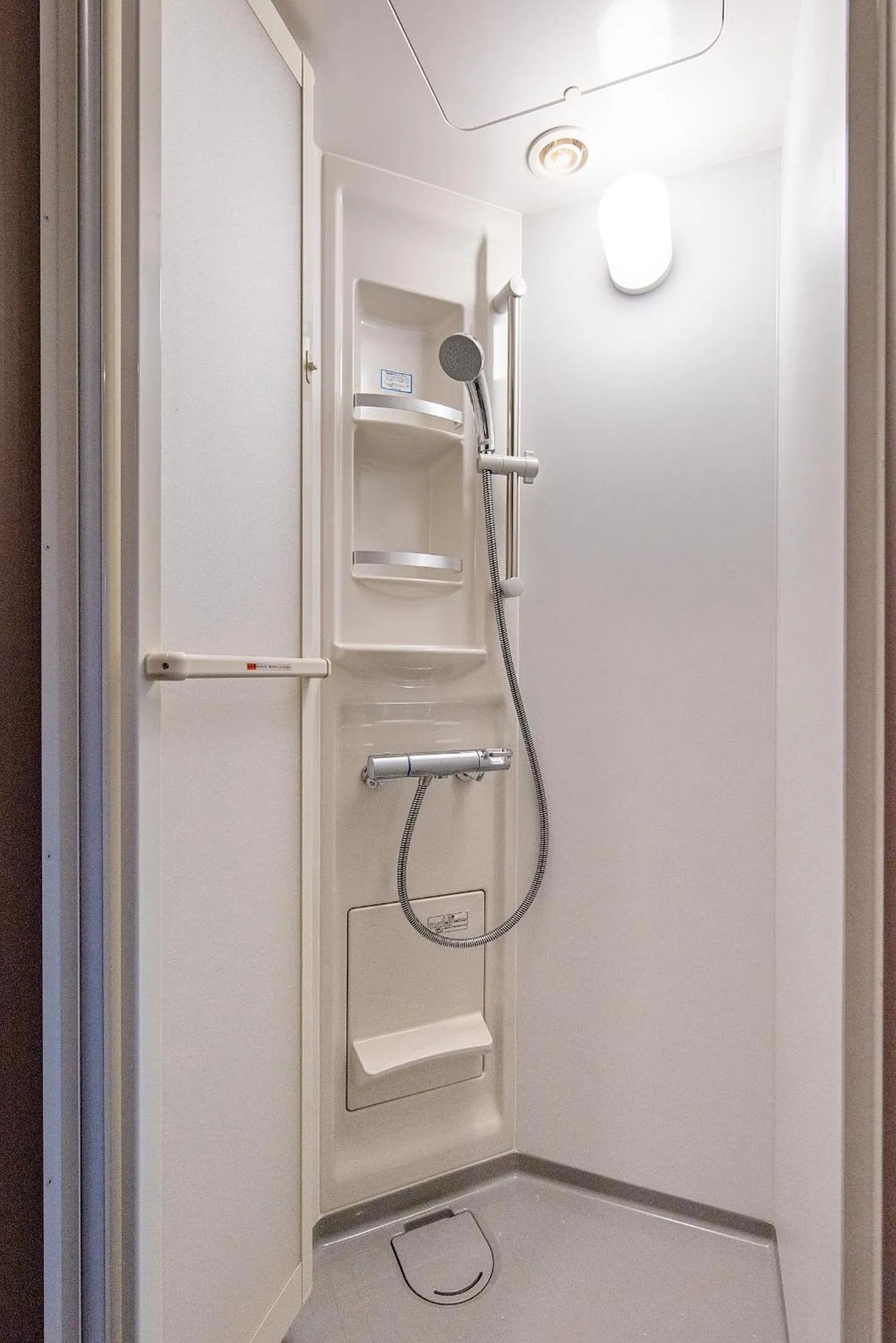 Shower in Tenseien Odawara Station Annex