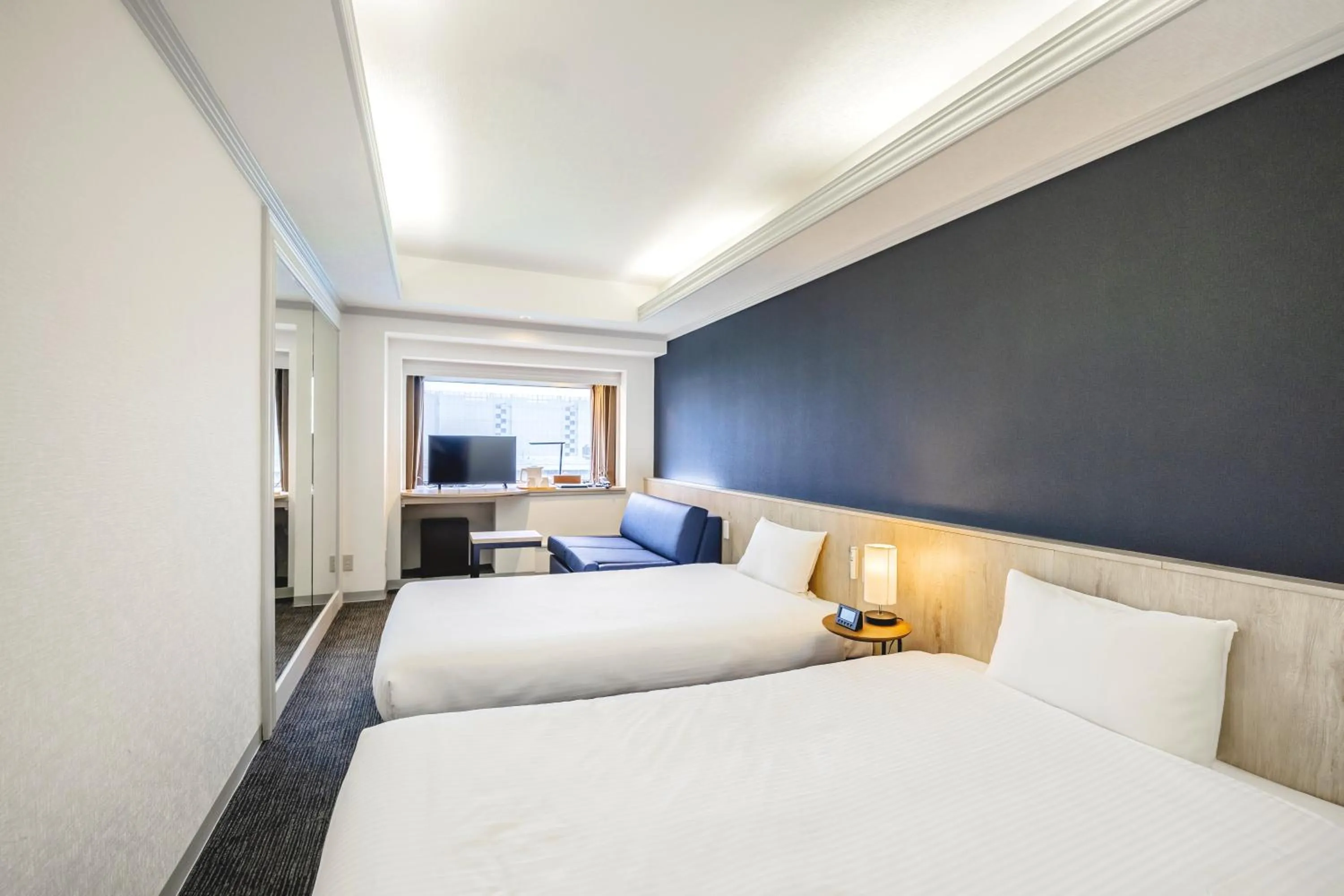 Photo of the whole room, Bed in L stay & grow Harumi