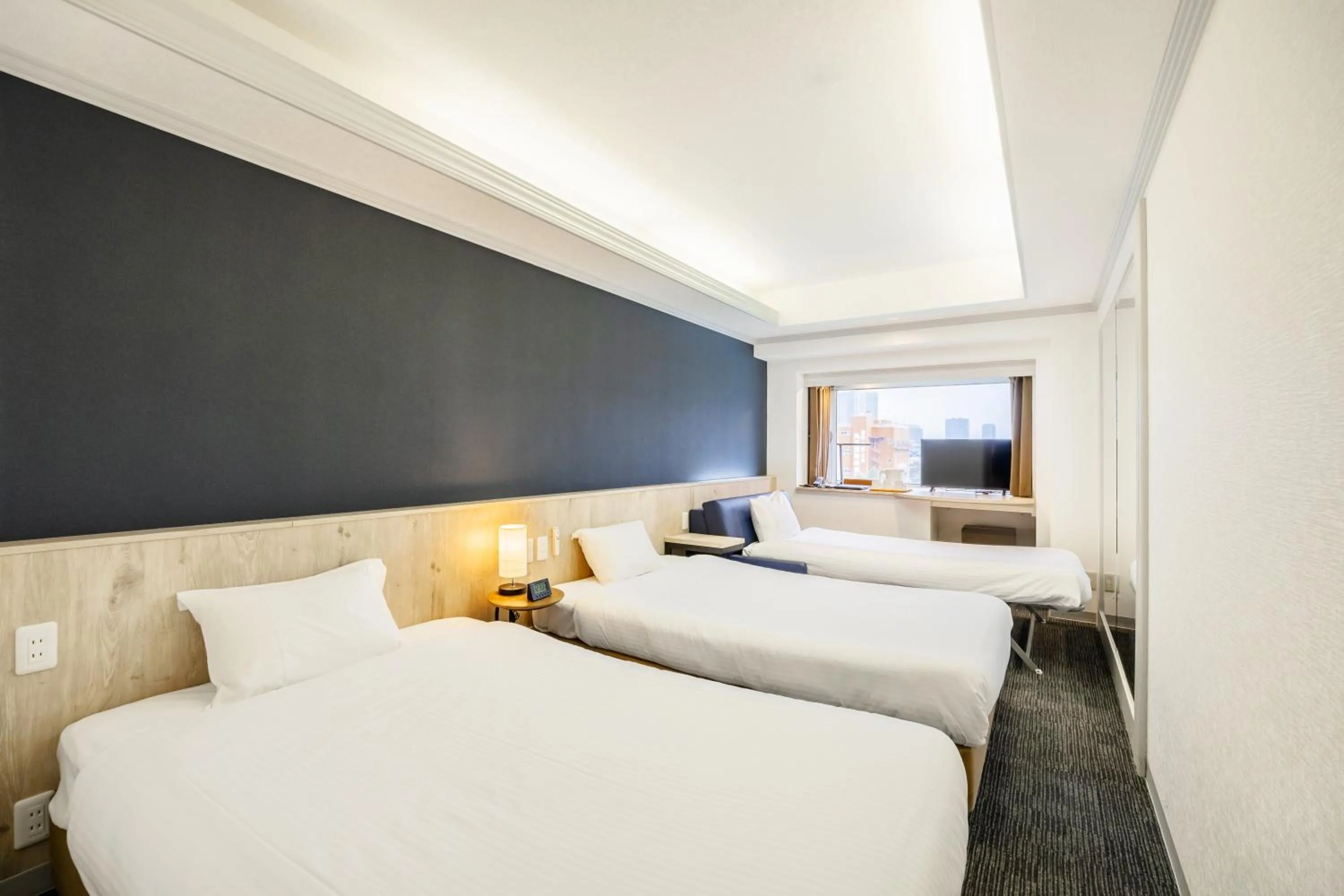 Photo of the whole room, Bed in L stay & grow Harumi