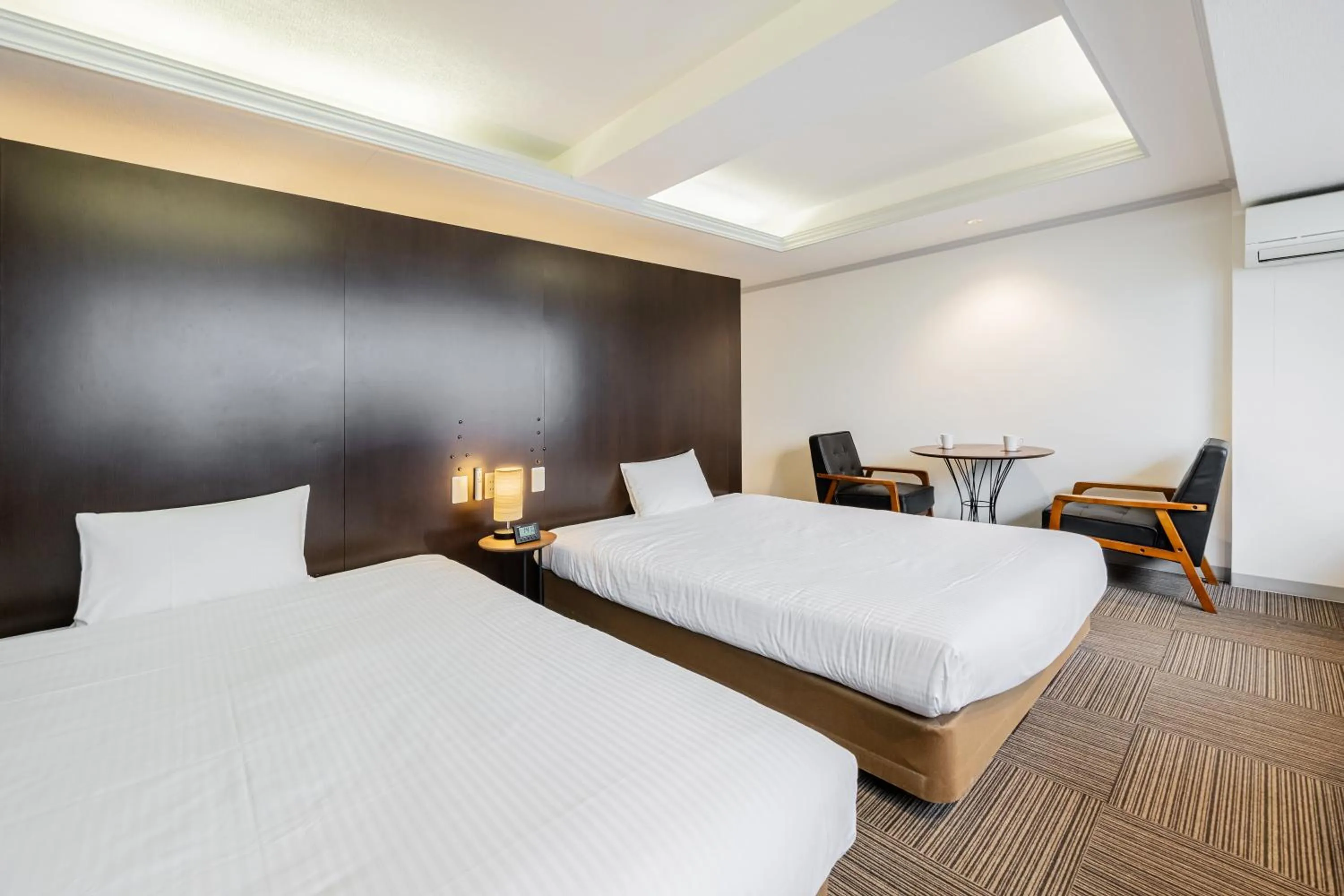 Photo of the whole room, Bed in L stay & grow Harumi