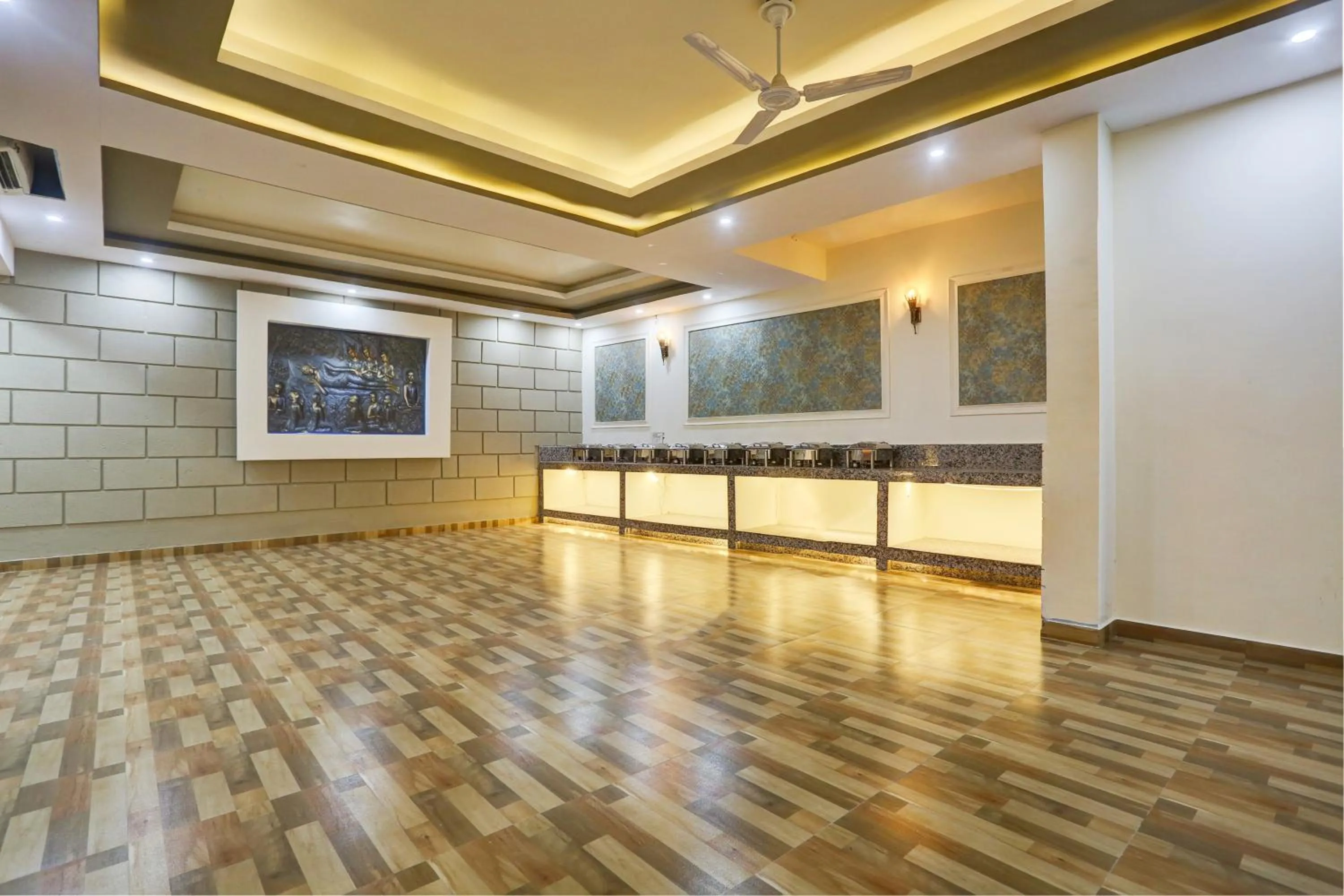 Garden, Lobby/Reception in HOTEL JAIRAJ