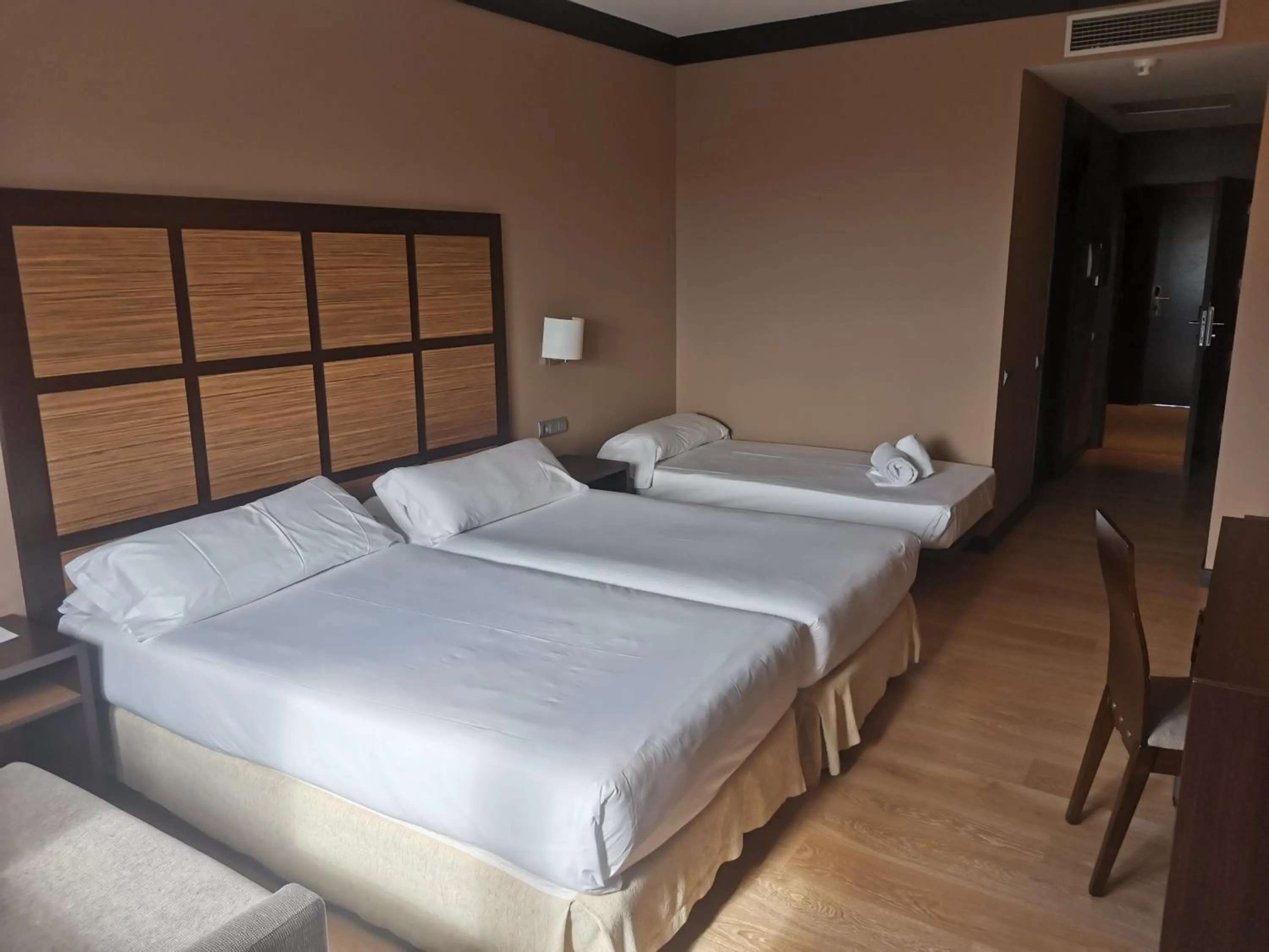 Bedroom, Bed in Aparthotel Attica 21 Vallés