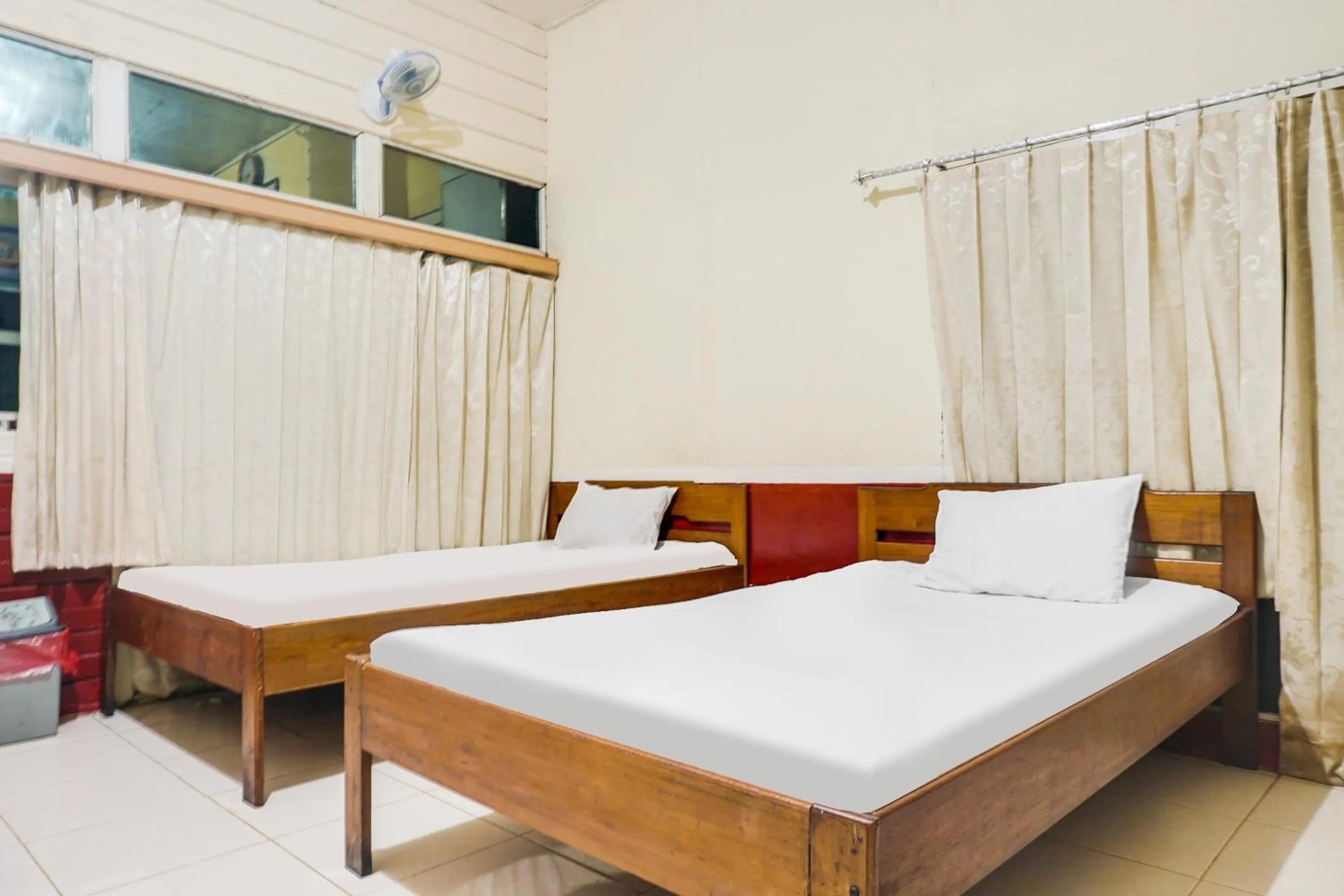 Bedroom in Hotel O Anggrek Daqu Syariah Kapuas