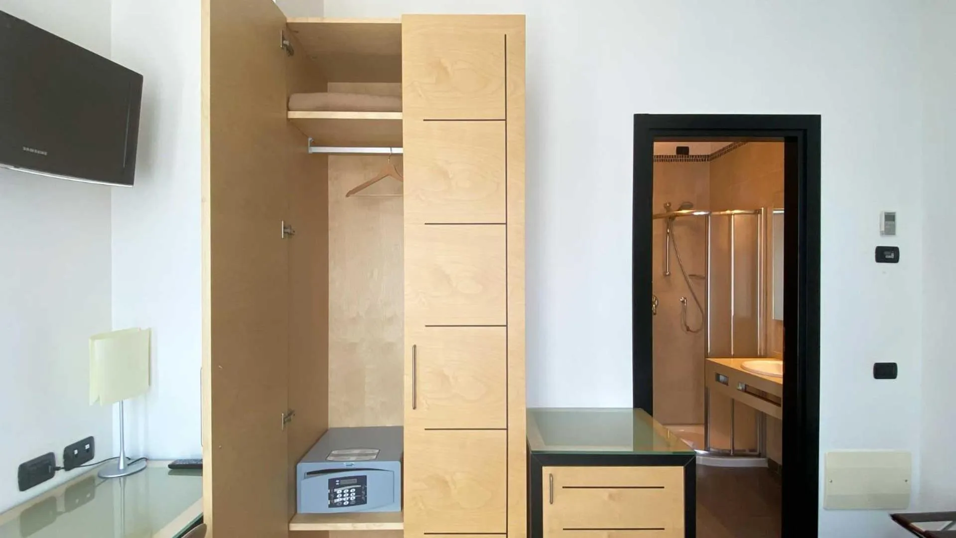 Bed in Luxury Rooms Padova Station