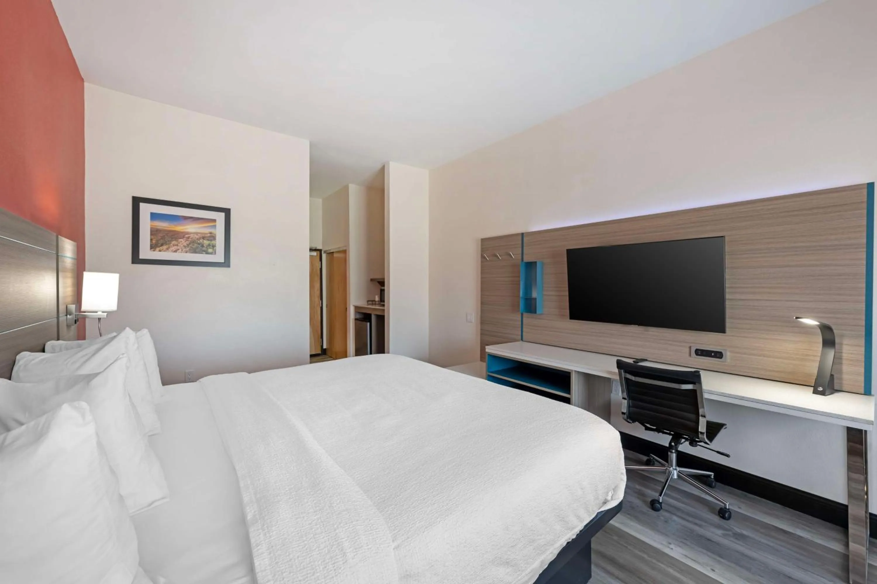 Bedroom, Bed in Best Western Plus Executive Residency Carlsbad Hotel