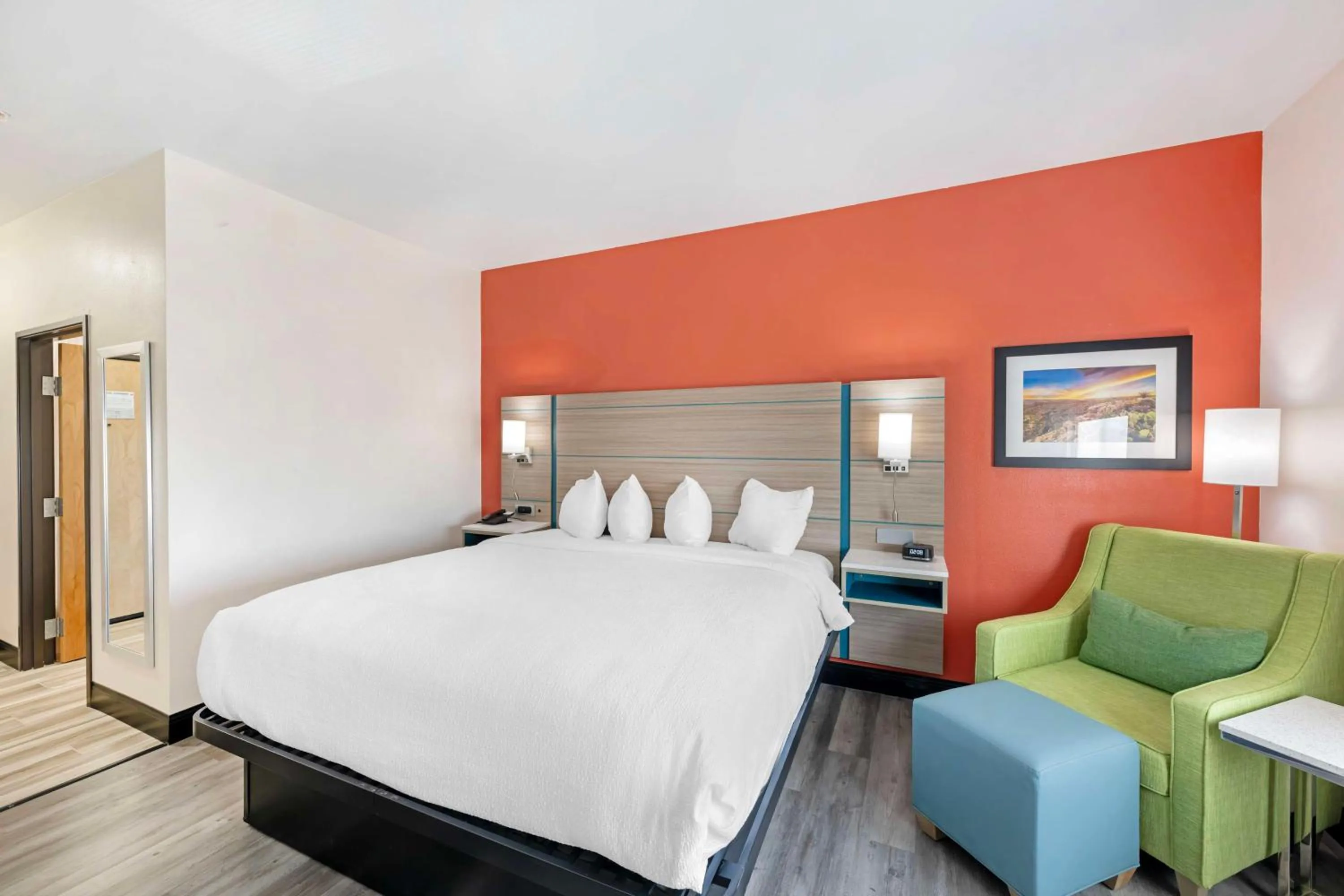 Bedroom, Bed in Best Western Plus Executive Residency Carlsbad Hotel