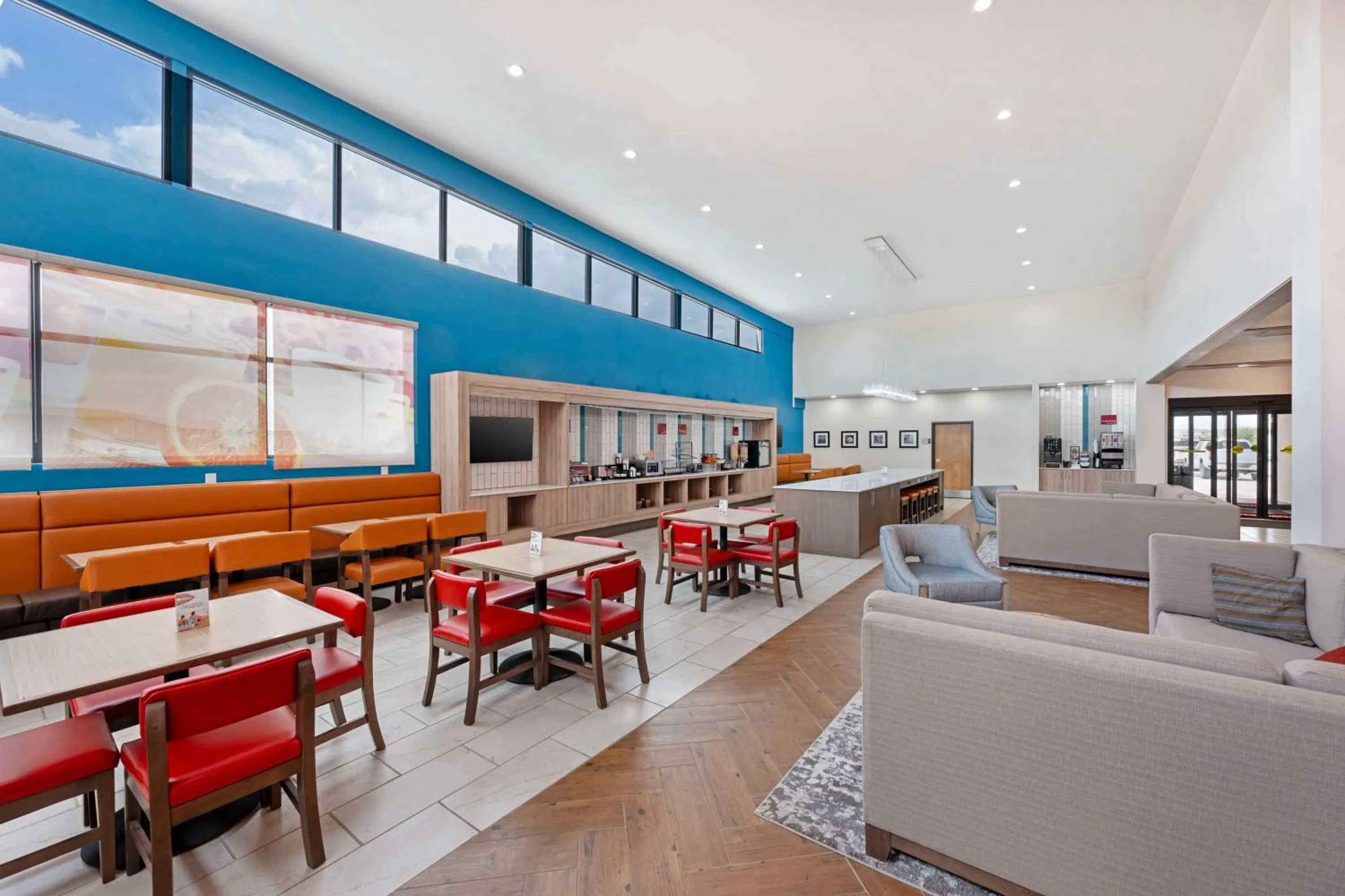 Breakfast in Best Western Plus Executive Residency Carlsbad Hotel