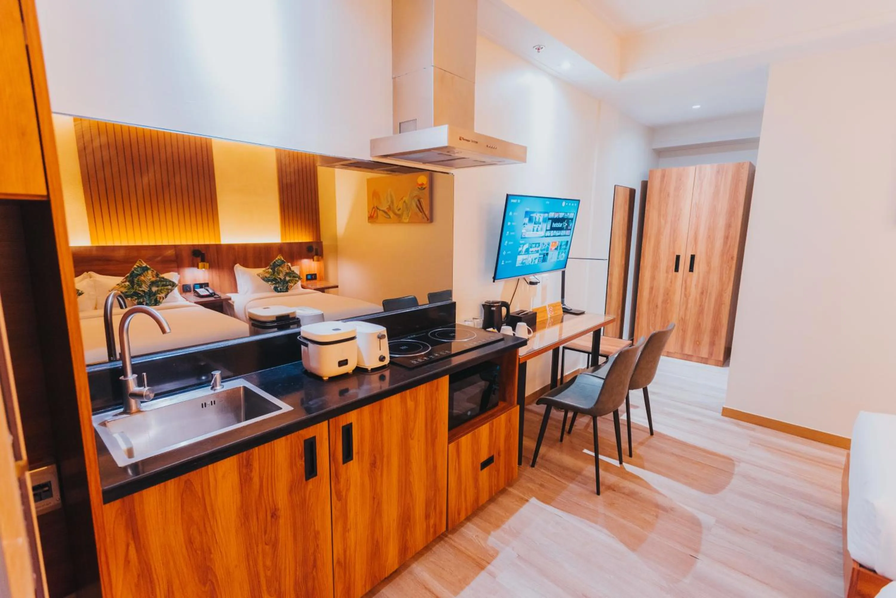 Kitchen or kitchenette in SureStay Studio by Best Western Clarkview Angeles City