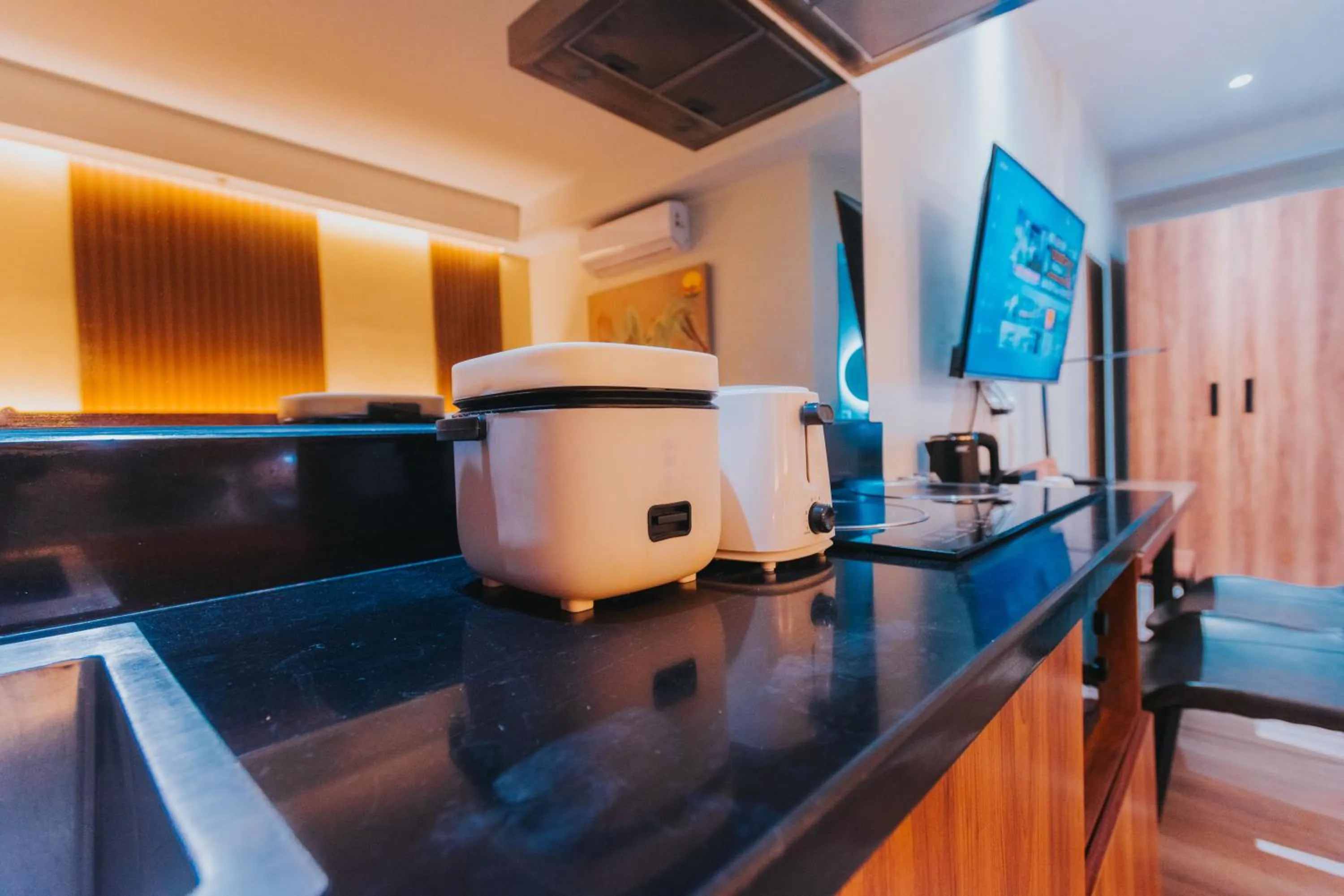 Kitchen or kitchenette in SureStay Studio by Best Western Clarkview Angeles City