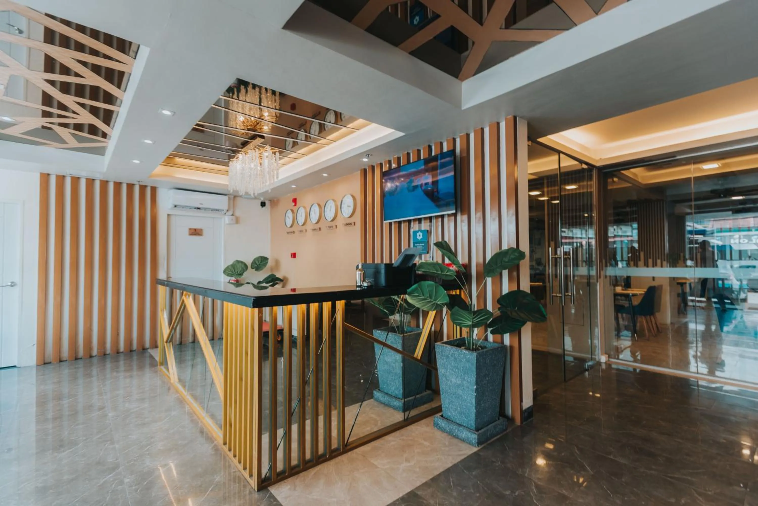 Business facilities in SureStay Studio by Best Western Clarkview Angeles City