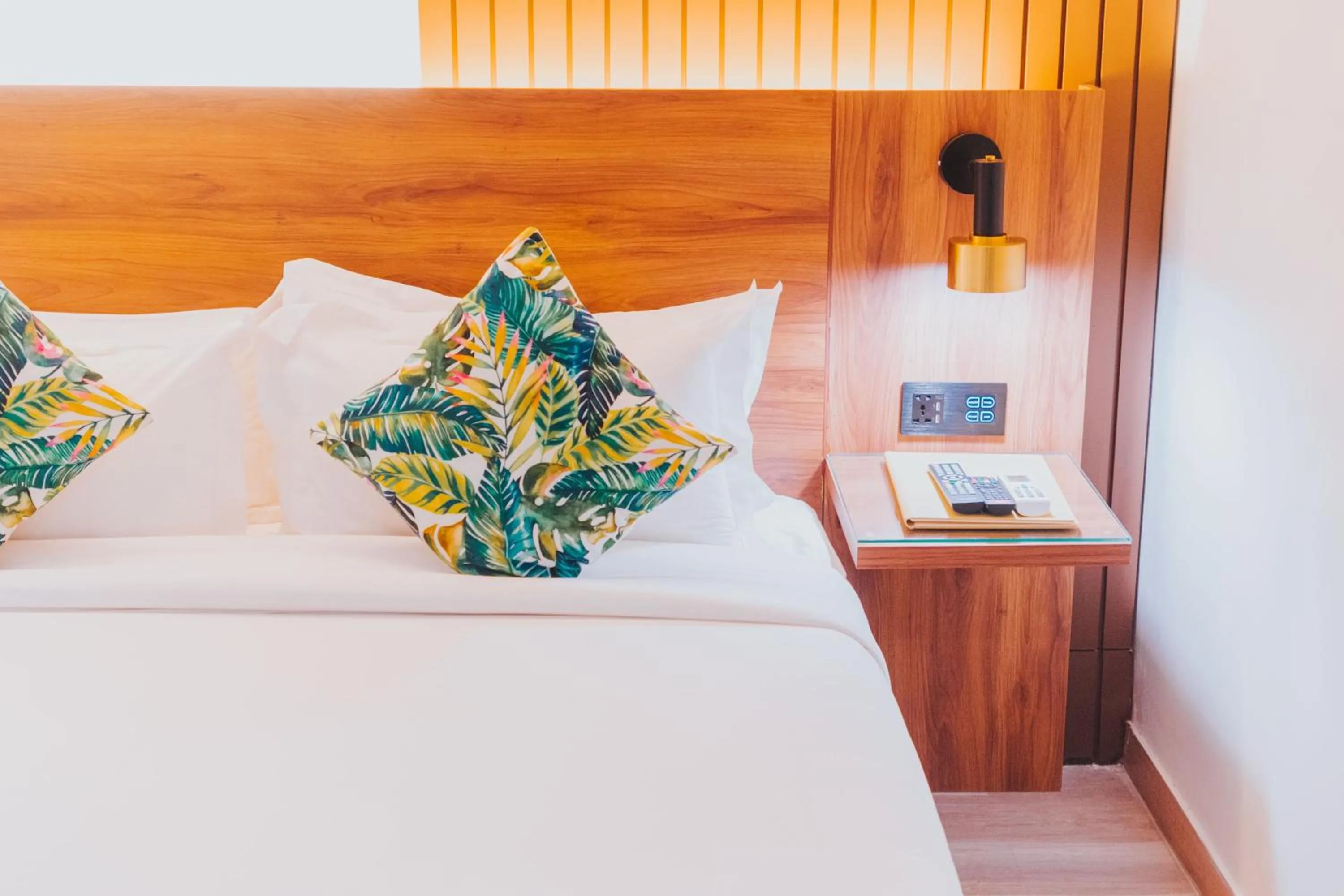 Bed in SureStay Studio by Best Western Clarkview Angeles City