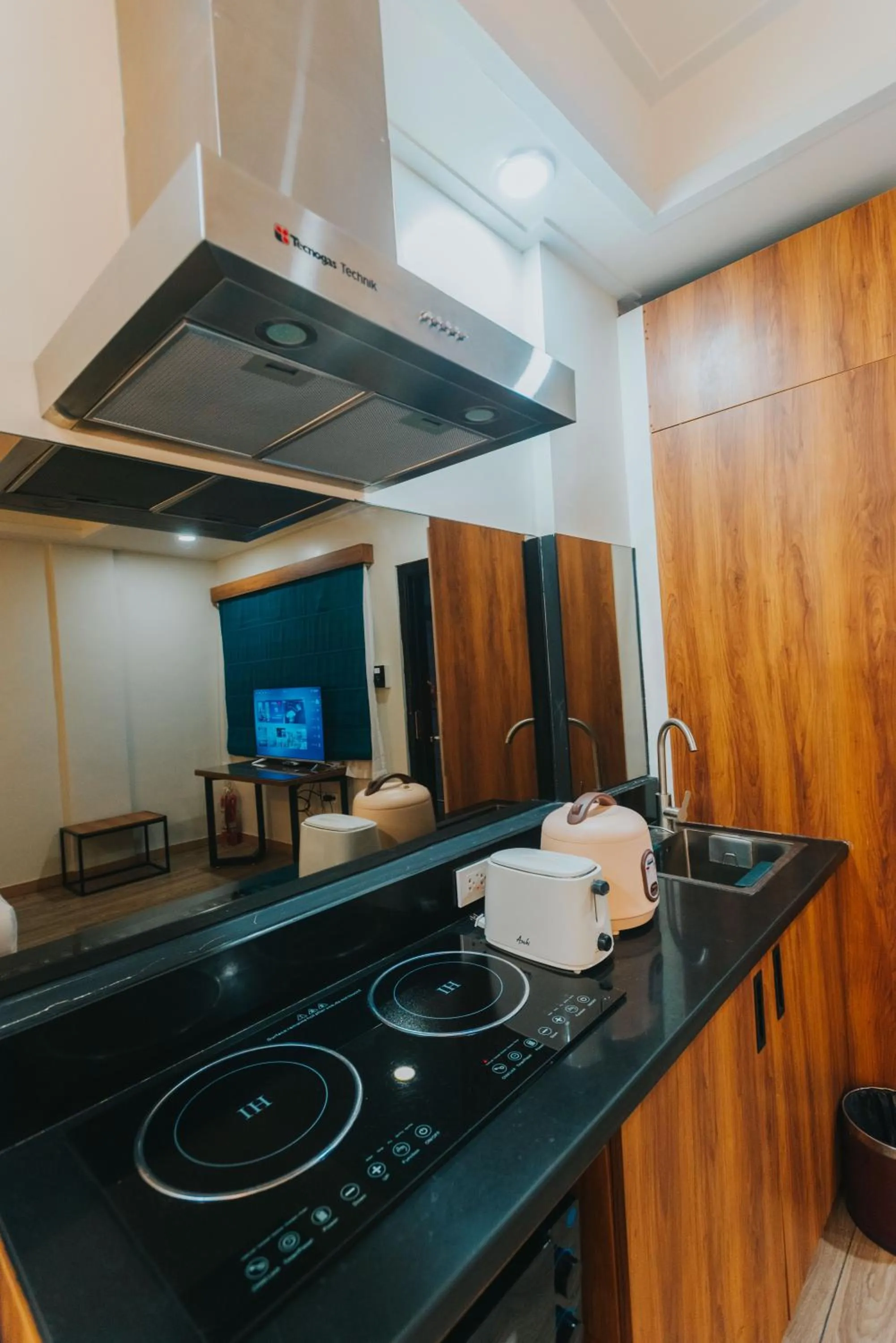 Kitchen or kitchenette in SureStay Studio by Best Western Clarkview Angeles City