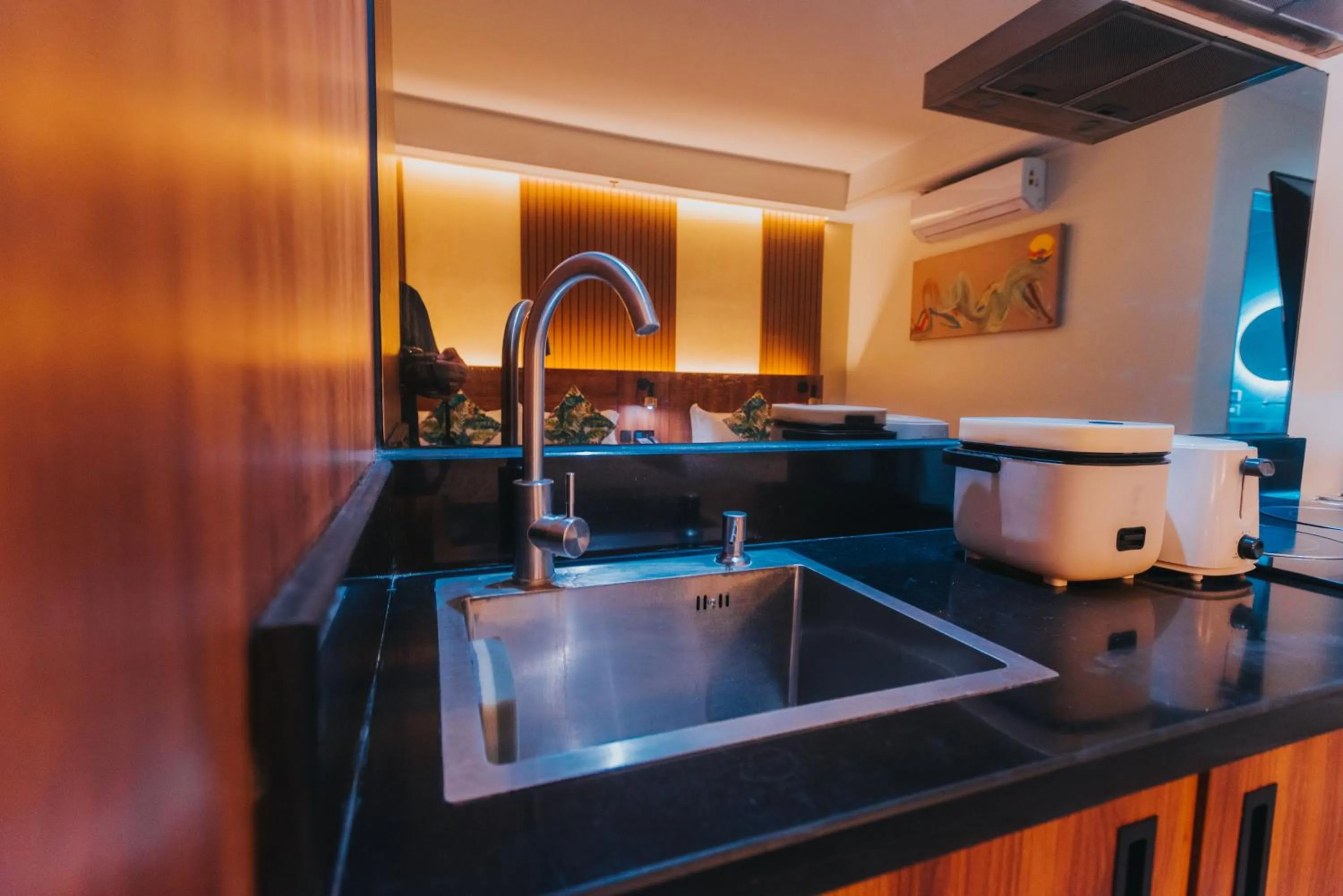 Kitchen or kitchenette in SureStay Studio by Best Western Clarkview Angeles City