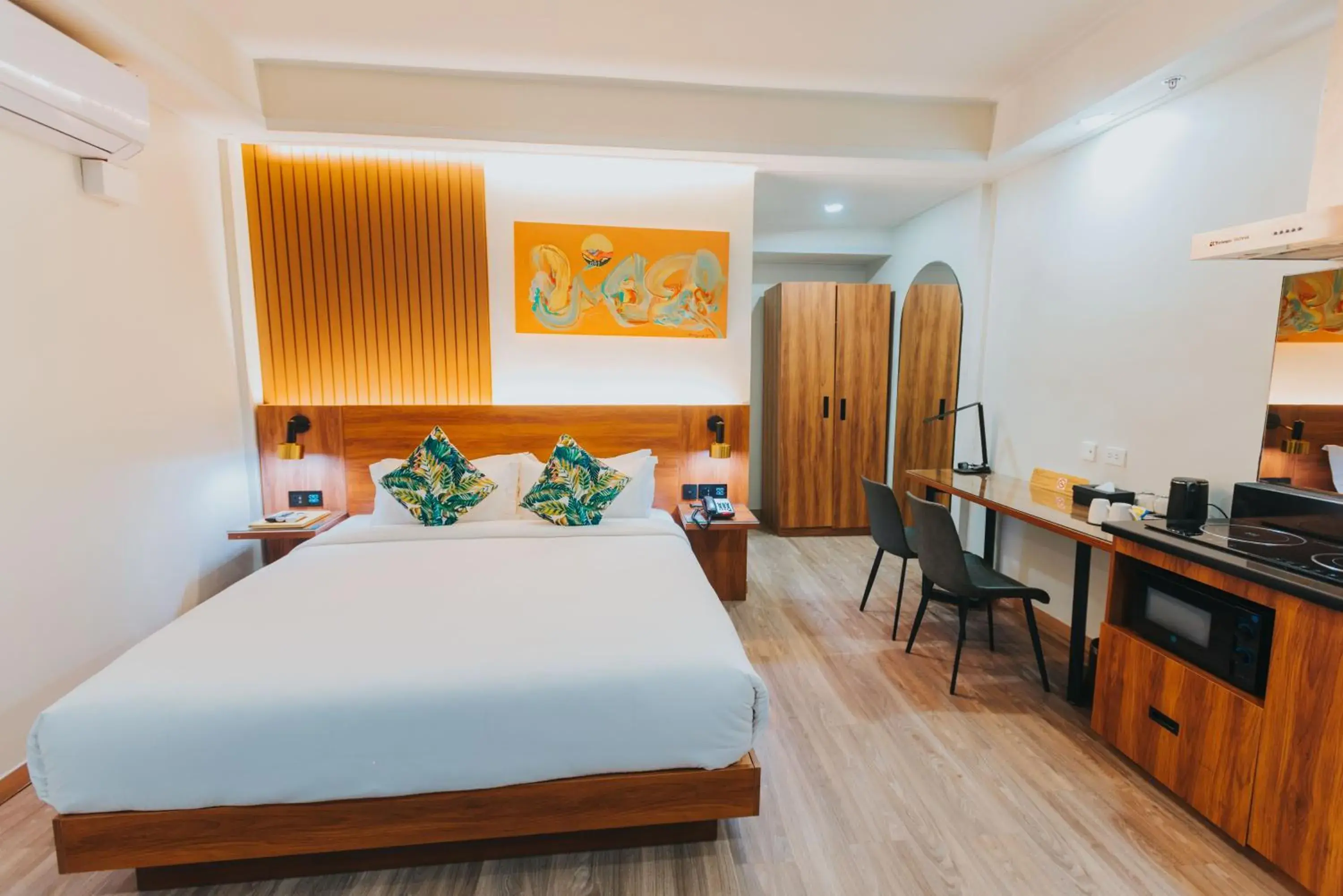 Superior Queen Room in SureStay Studio by Best Western Clarkview Angeles City Superior Queen Room in SureStay Studio by Best Western Clarkview Angeles City