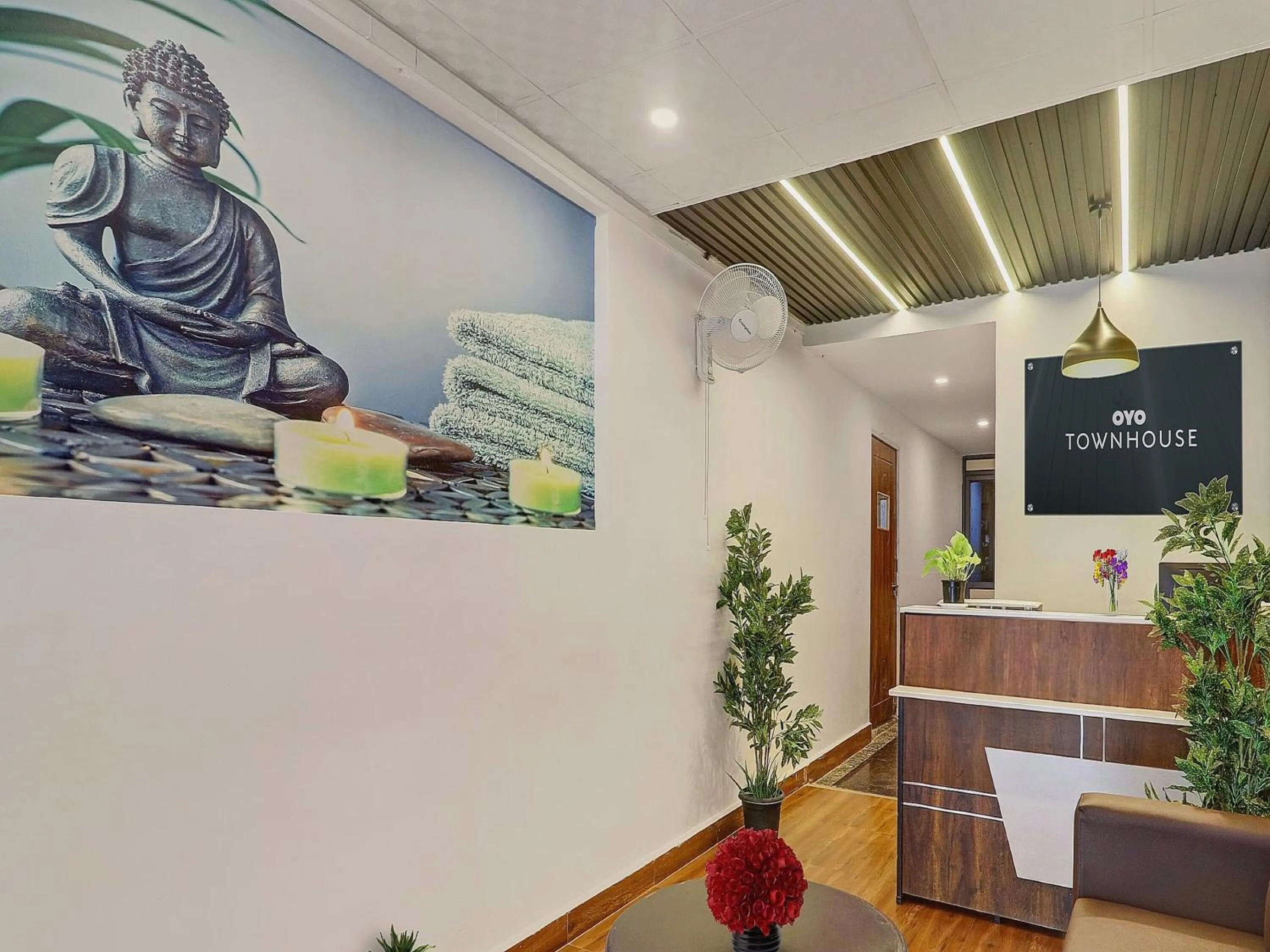 Lobby or reception in Super Townhouse RCC PARK VIEW INN